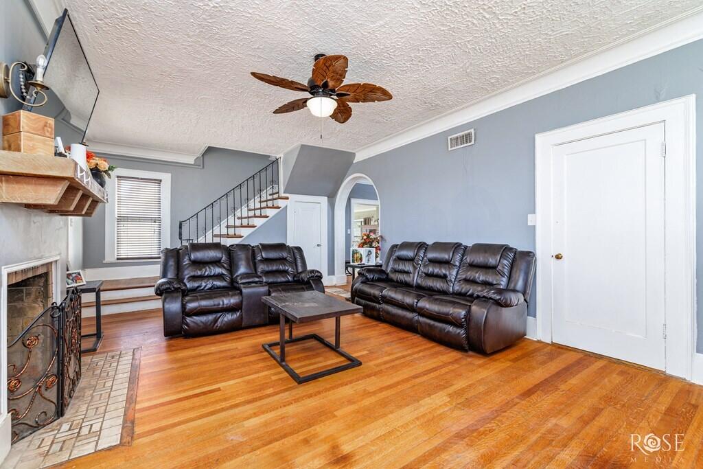2318 Dallas Street Property Photo 7