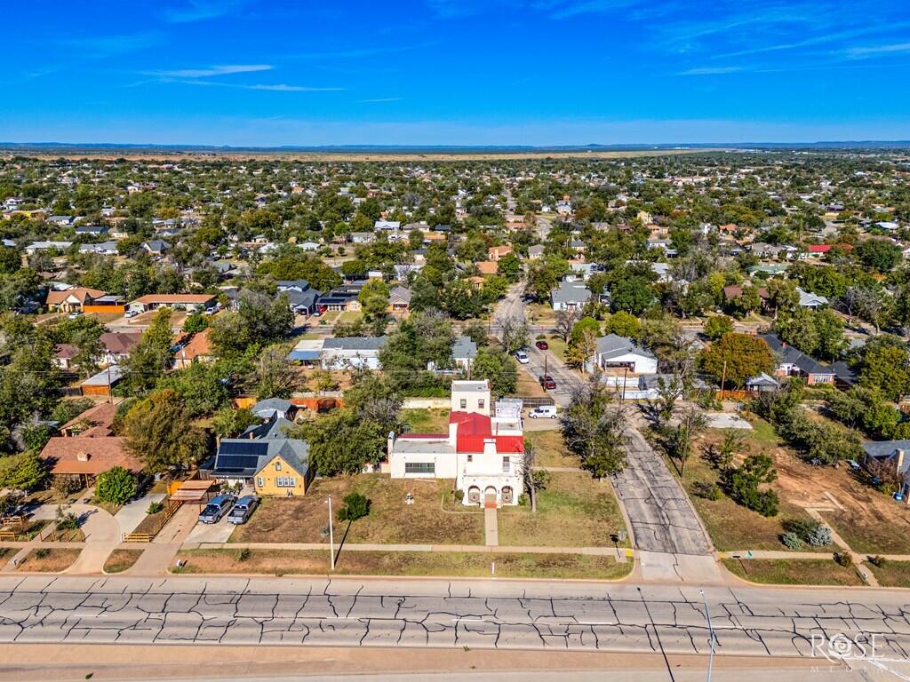 2318 Dallas Street Property Photo 37