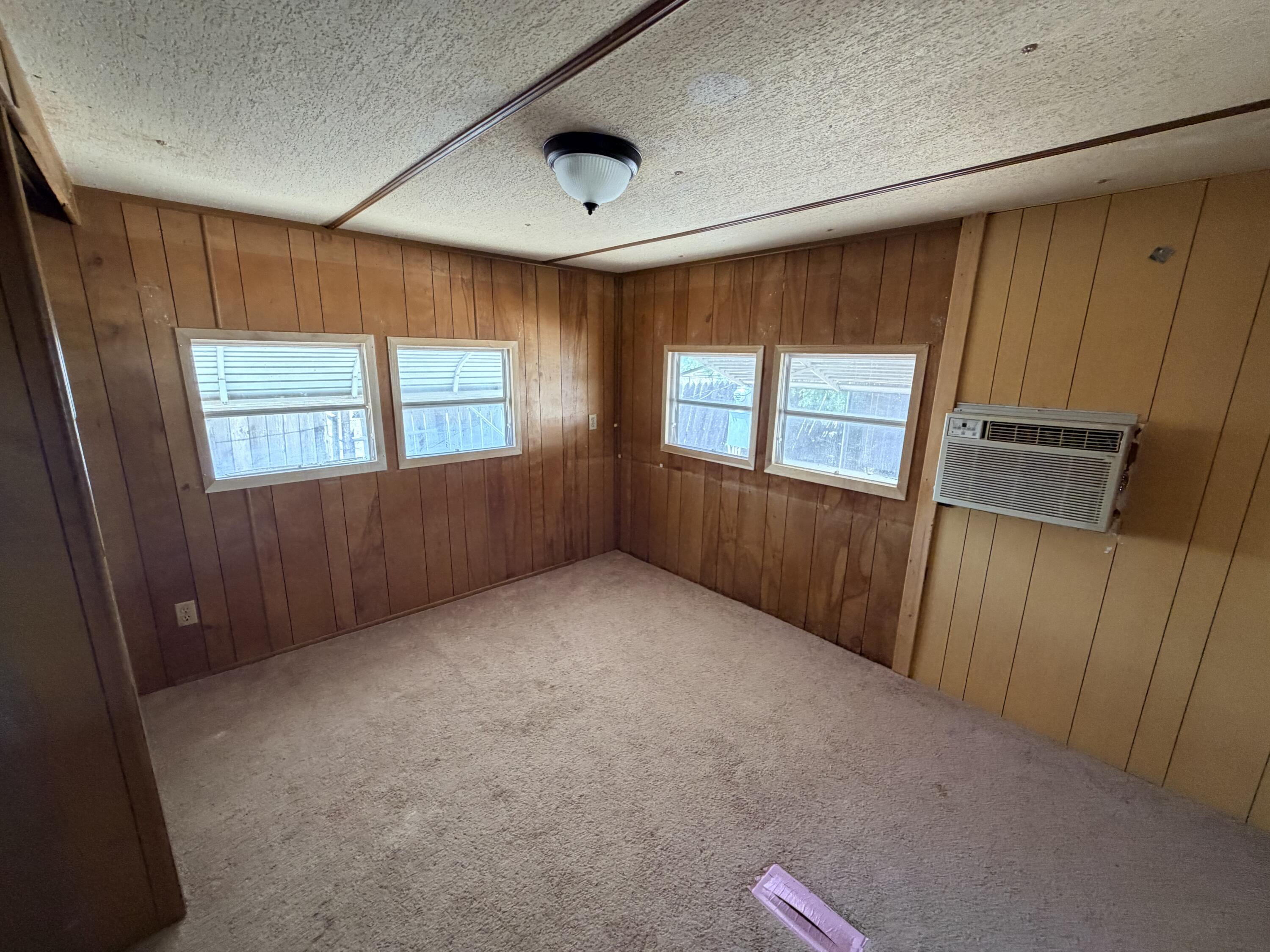 316 E 24th Street Property Photo 3
