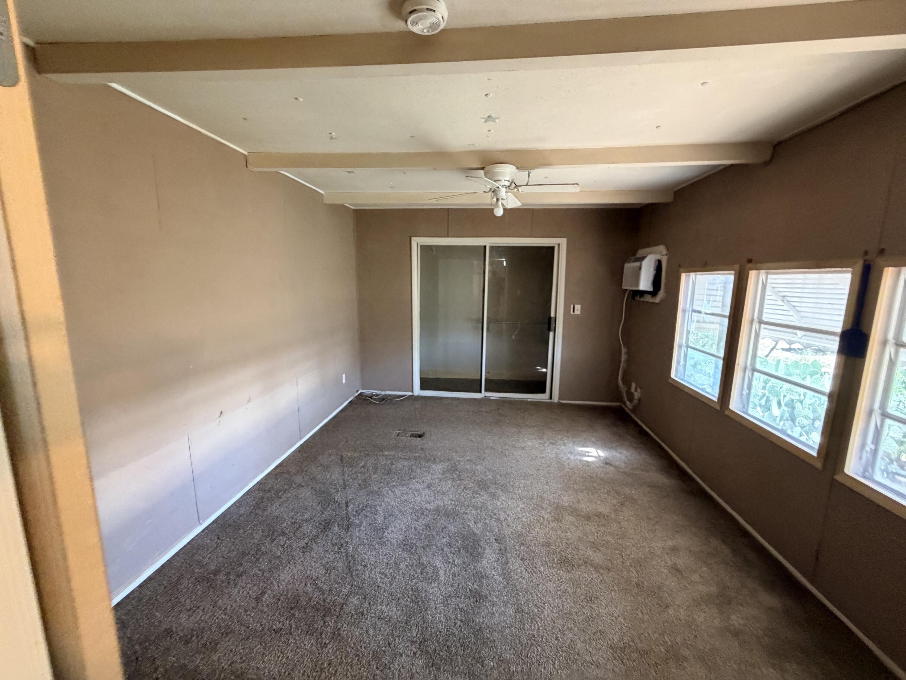 316 E 24th Street Property Photo 4