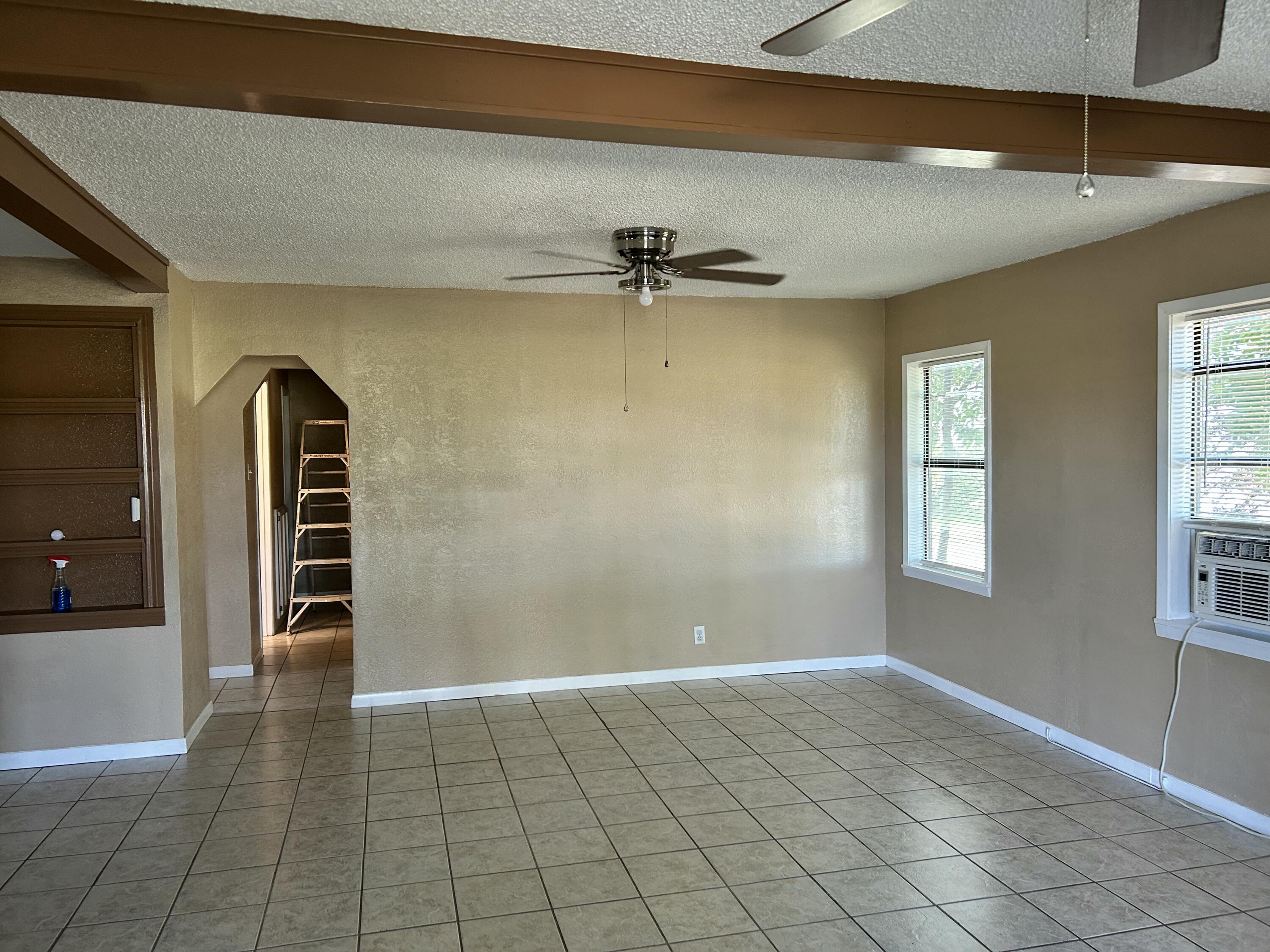 616 Rust Street Property Photo 2