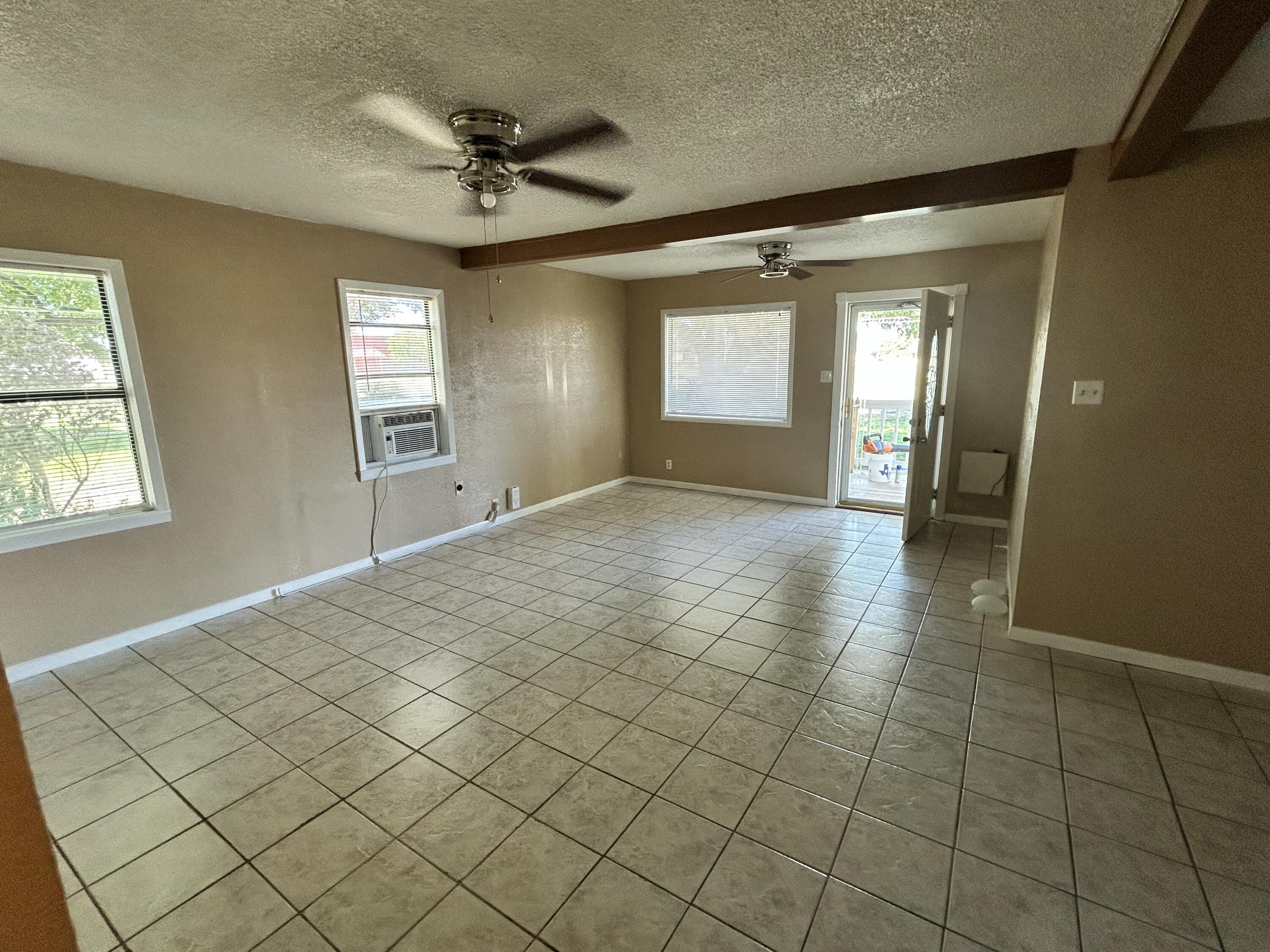 616 Rust Street Property Photo 3
