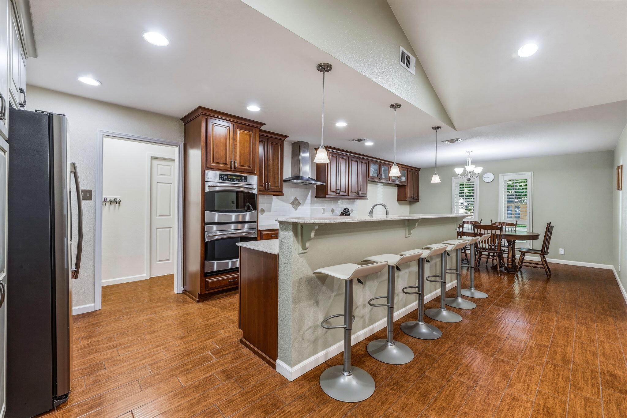 3113 Briargrove Lane Property Photo 6