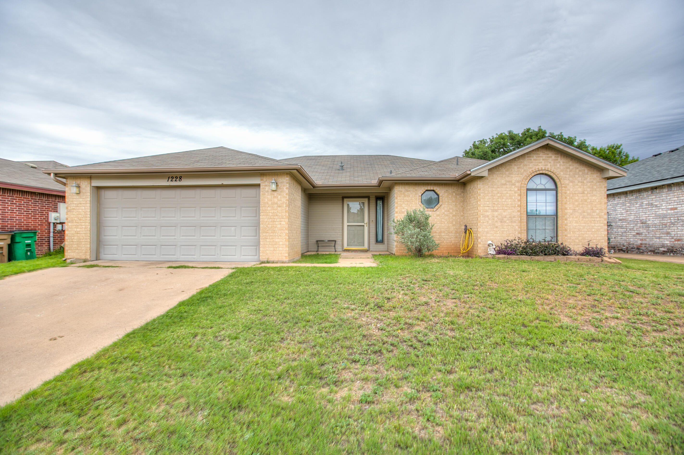 1228 June Lane Property Photo 1