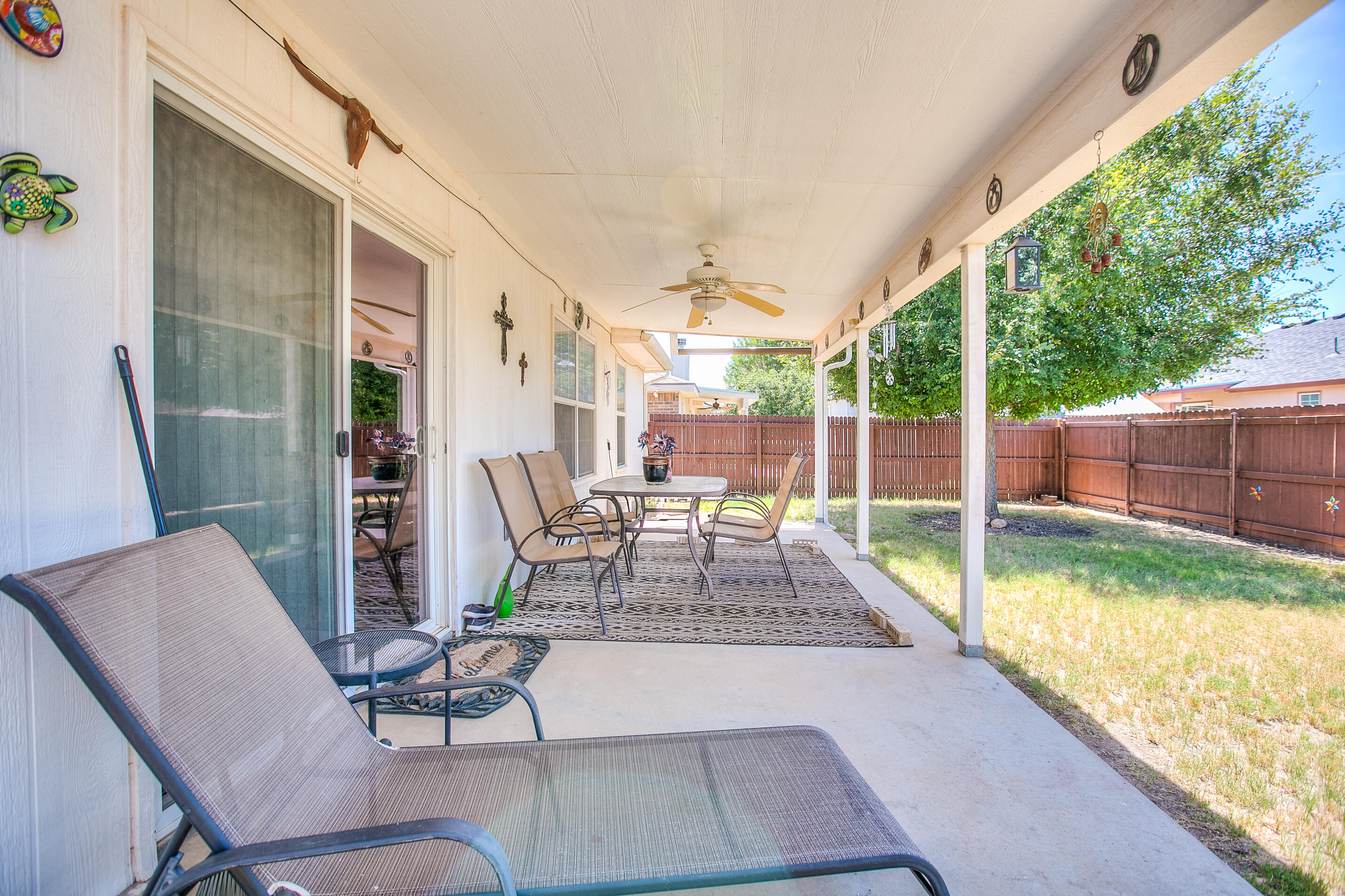 1207 Wallace Lane Property Photo 6