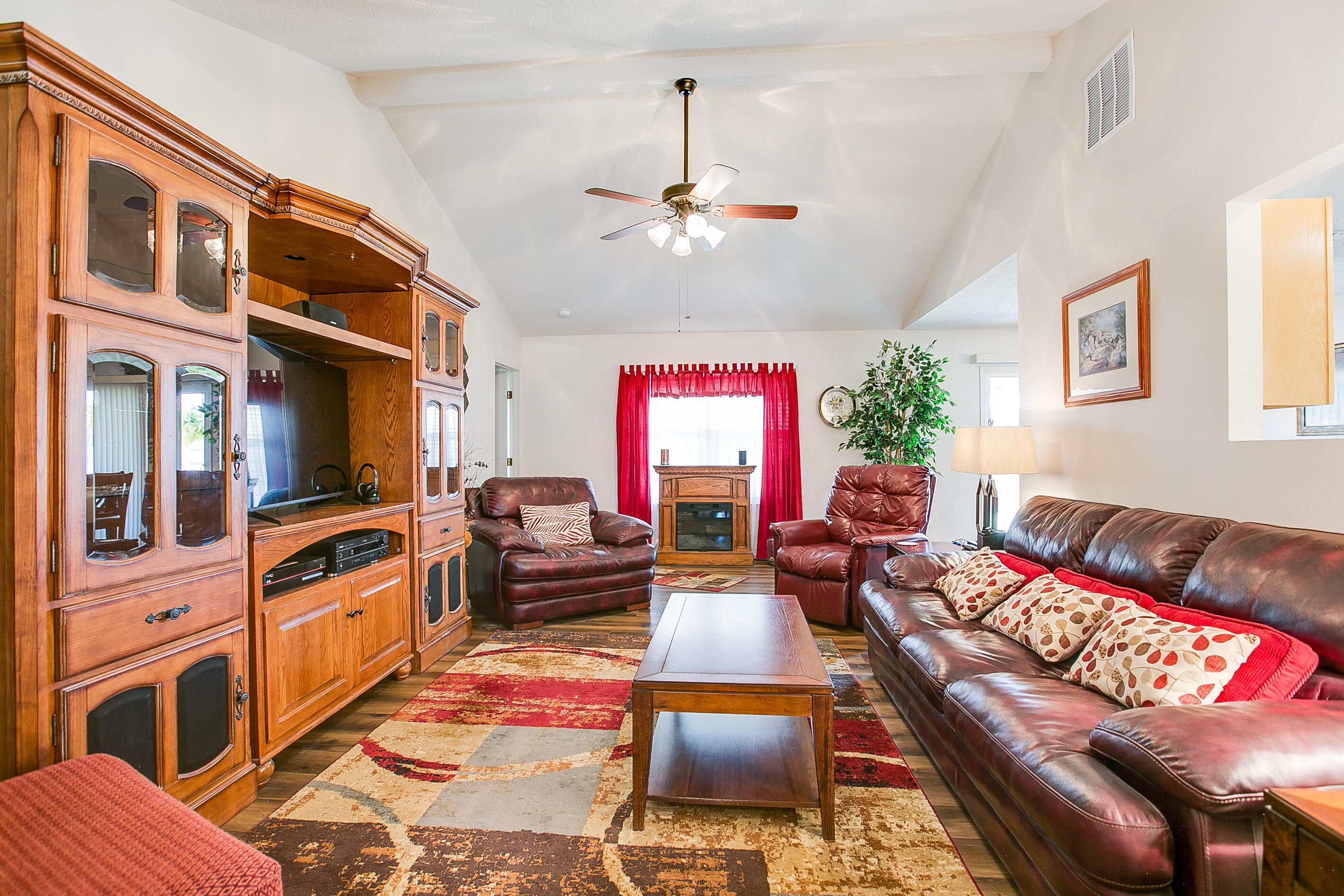 1207 Wallace Lane Property Photo 8