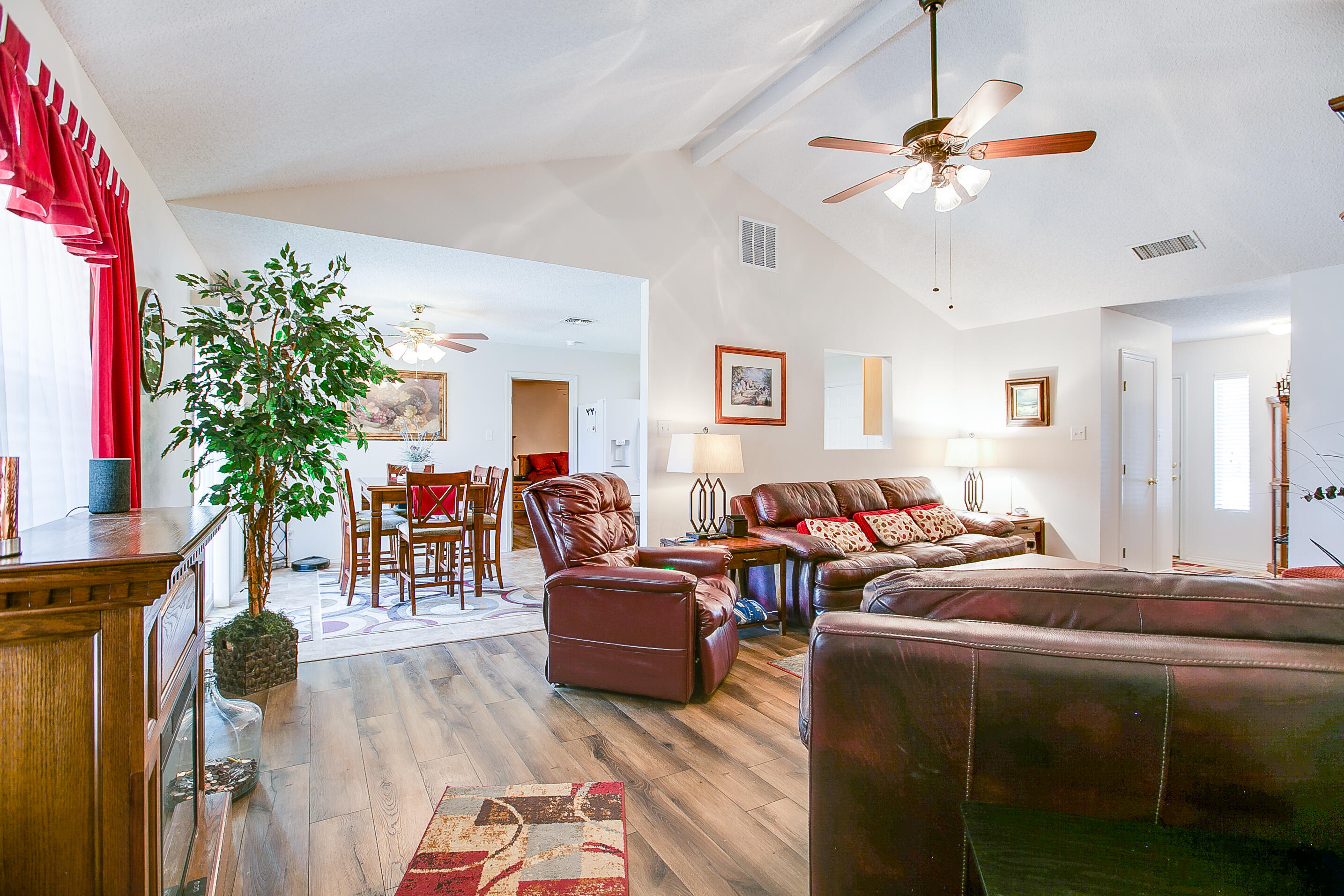 1207 Wallace Lane Property Photo 9