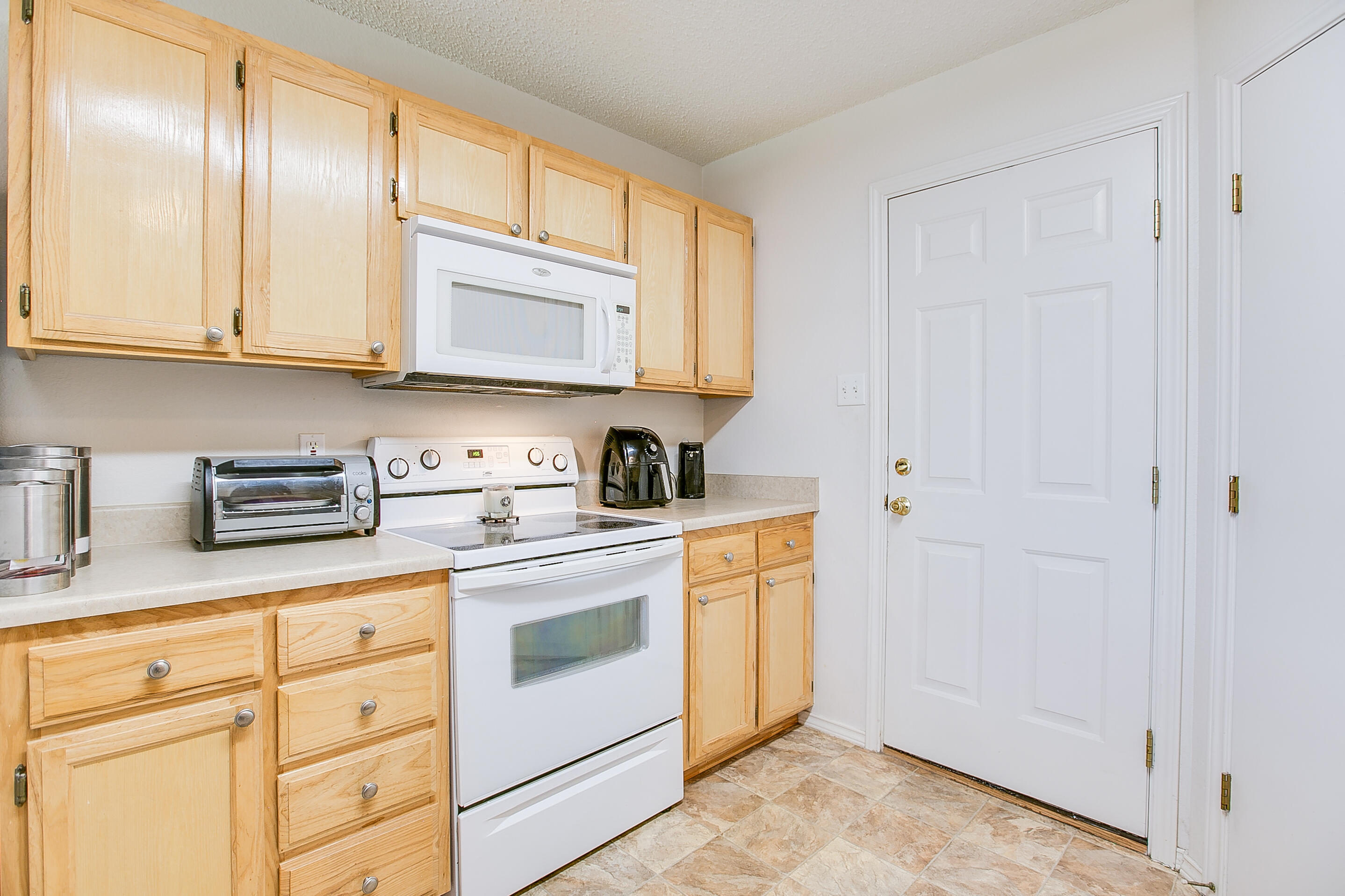 1207 Wallace Lane Property Photo 11