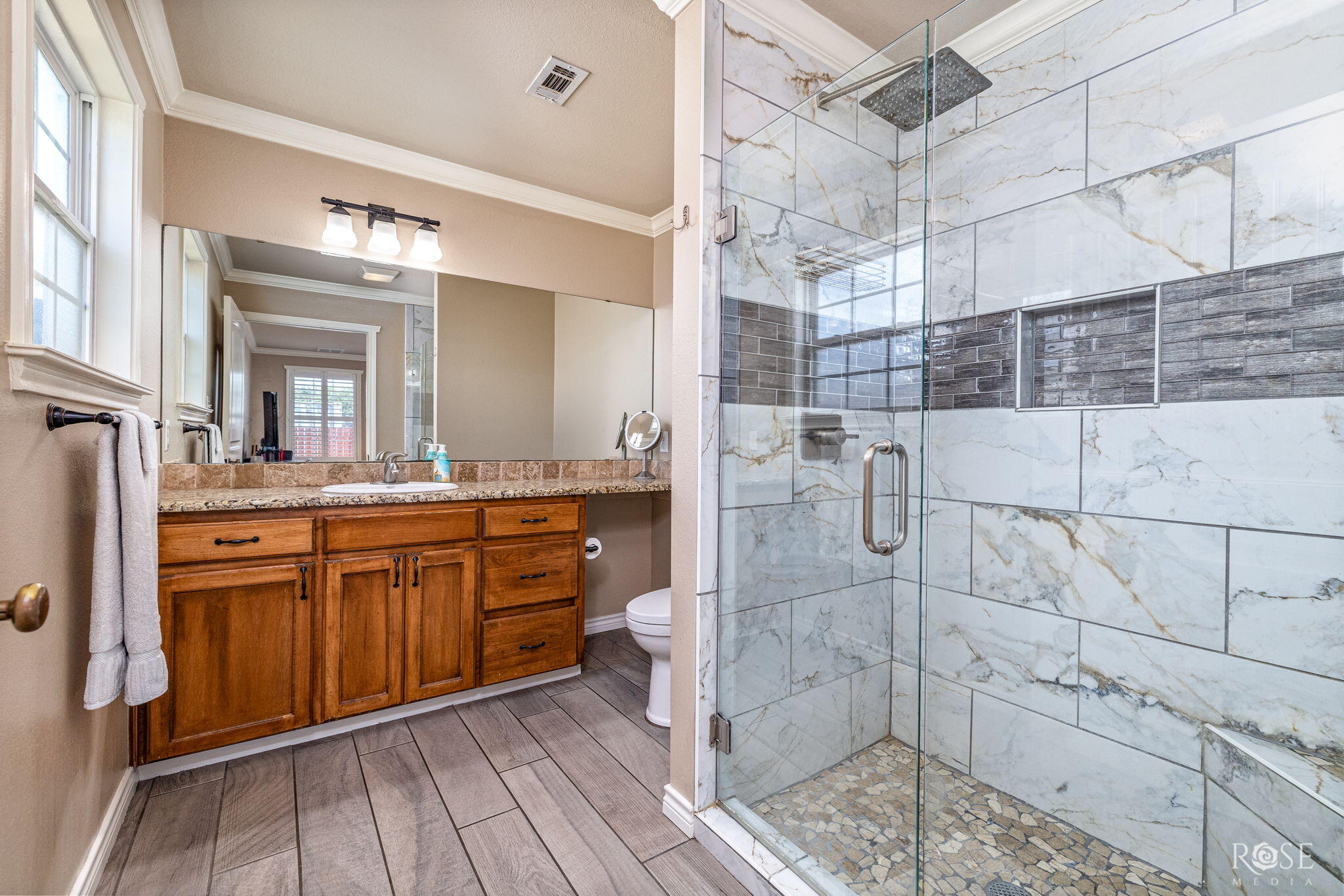 5049 Windwood Drive Property Photo 14
