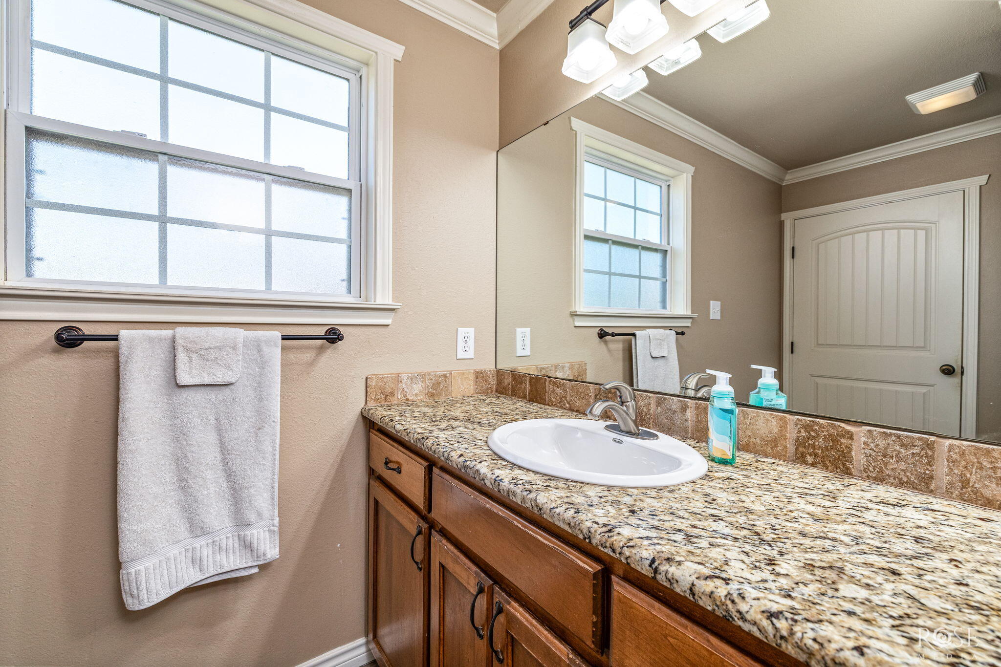 5049 Windwood Drive Property Photo 15