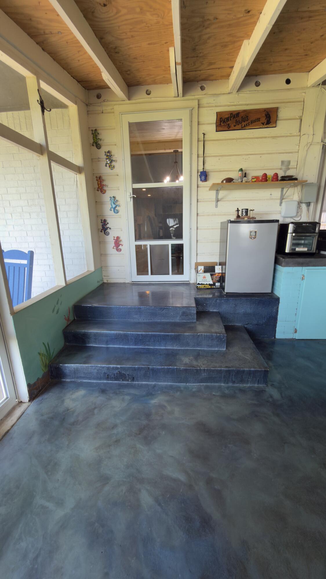 1802 S Concho Drive Property Photo 2