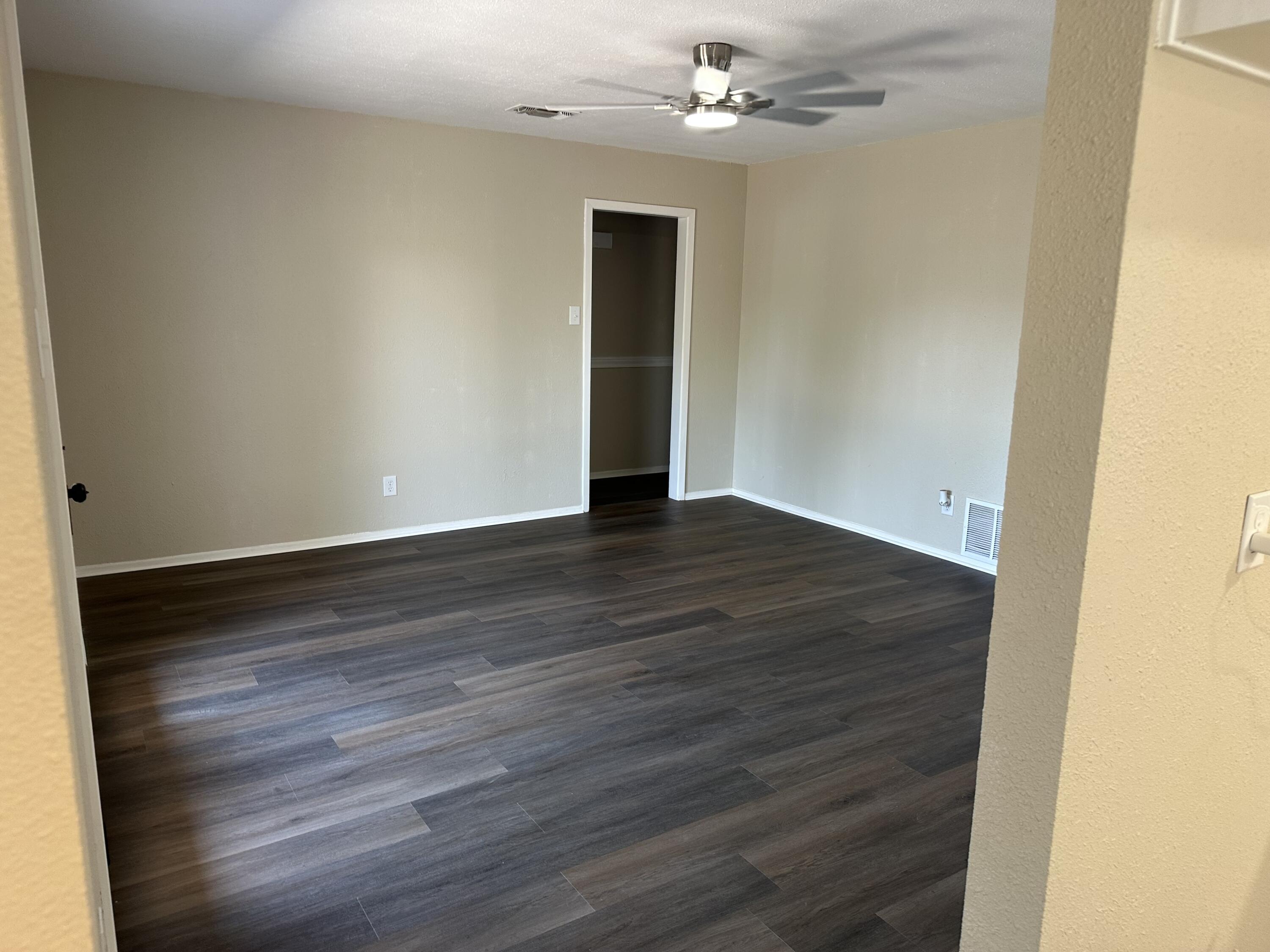 425 E 32nd Street Property Photo 4