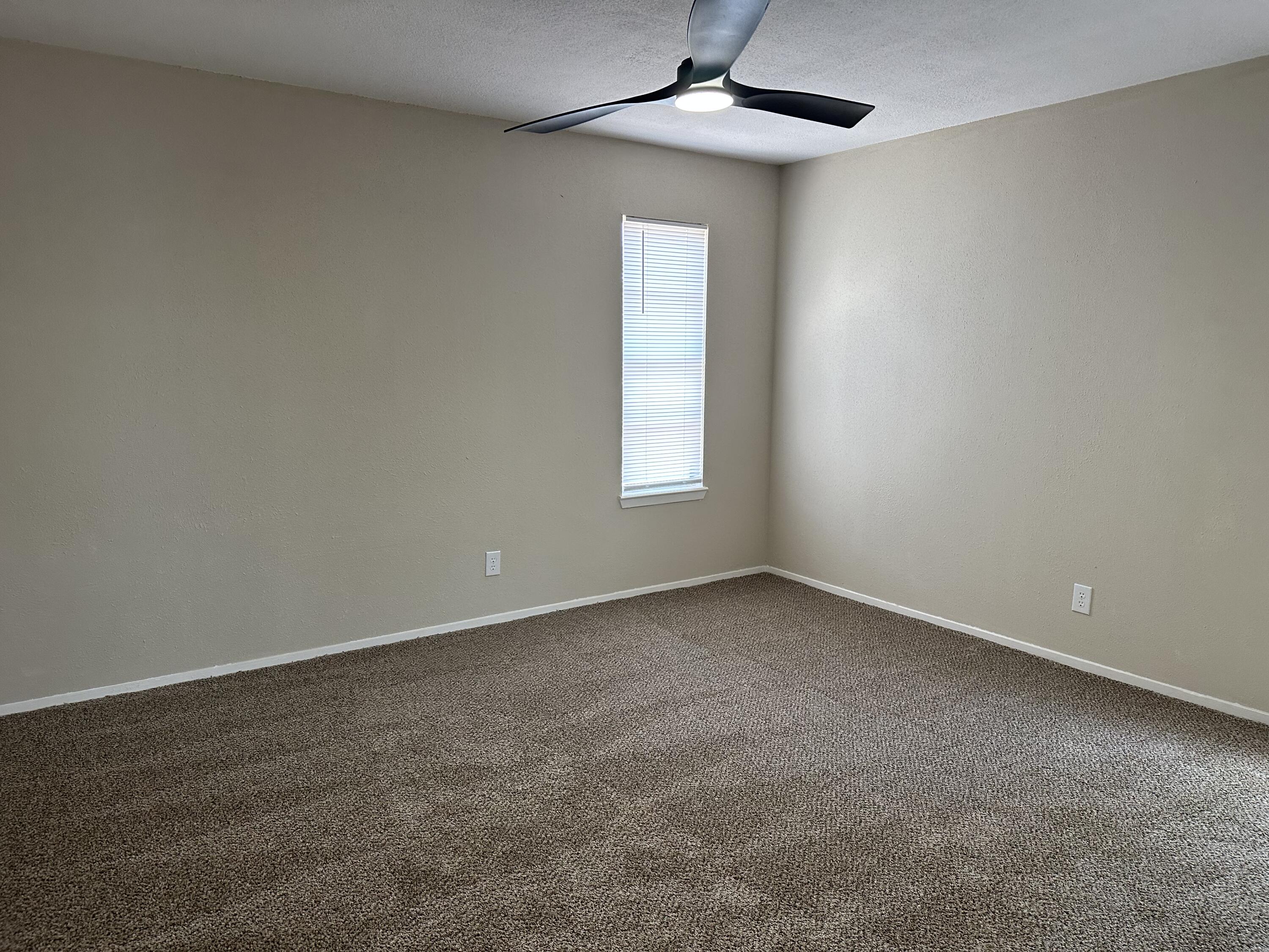 425 E 32nd Street Property Photo 10