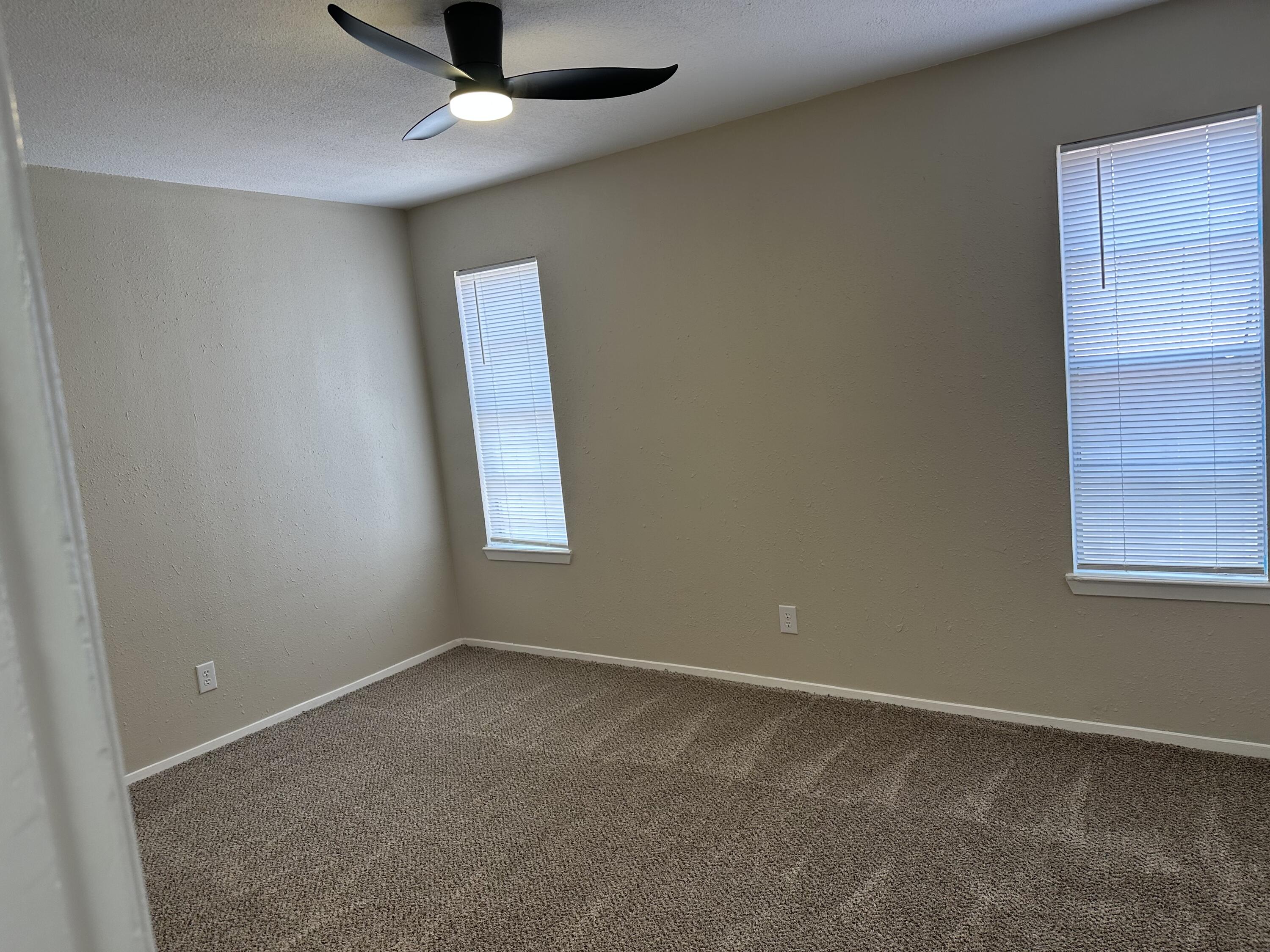 425 E 32nd Street Property Photo 17
