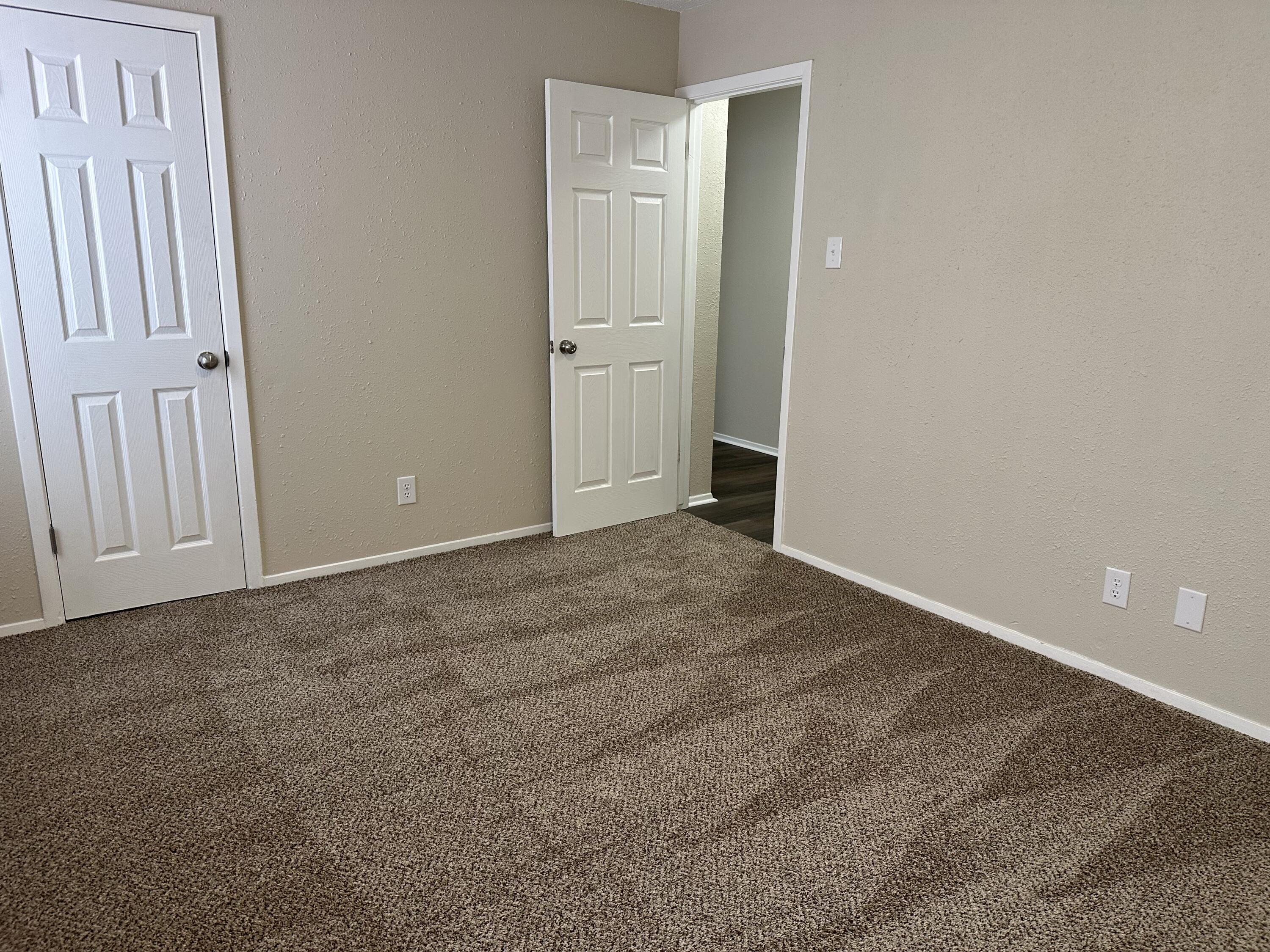 425 E 32nd Street Property Photo 18