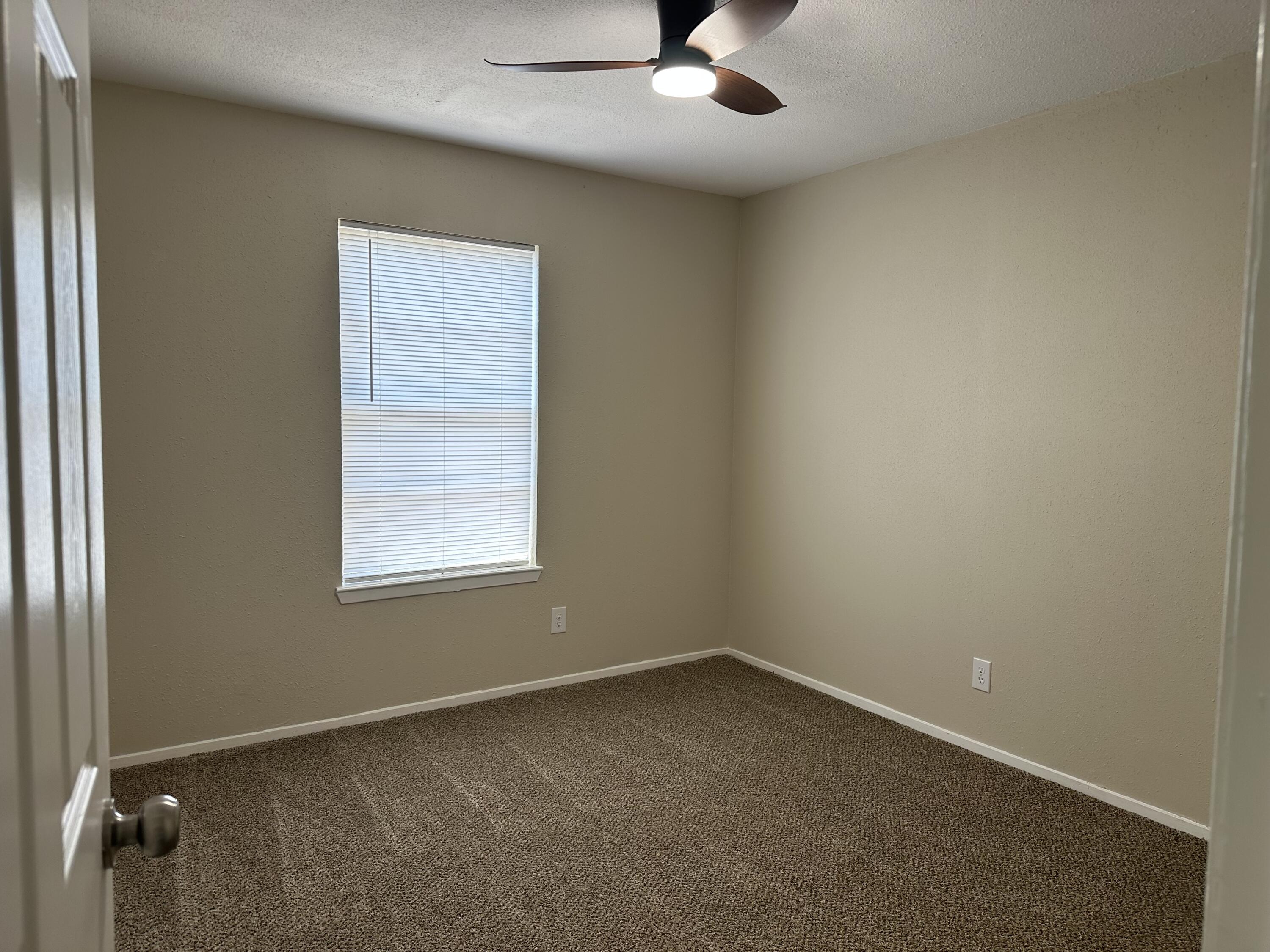 425 E 32nd Street Property Photo 20