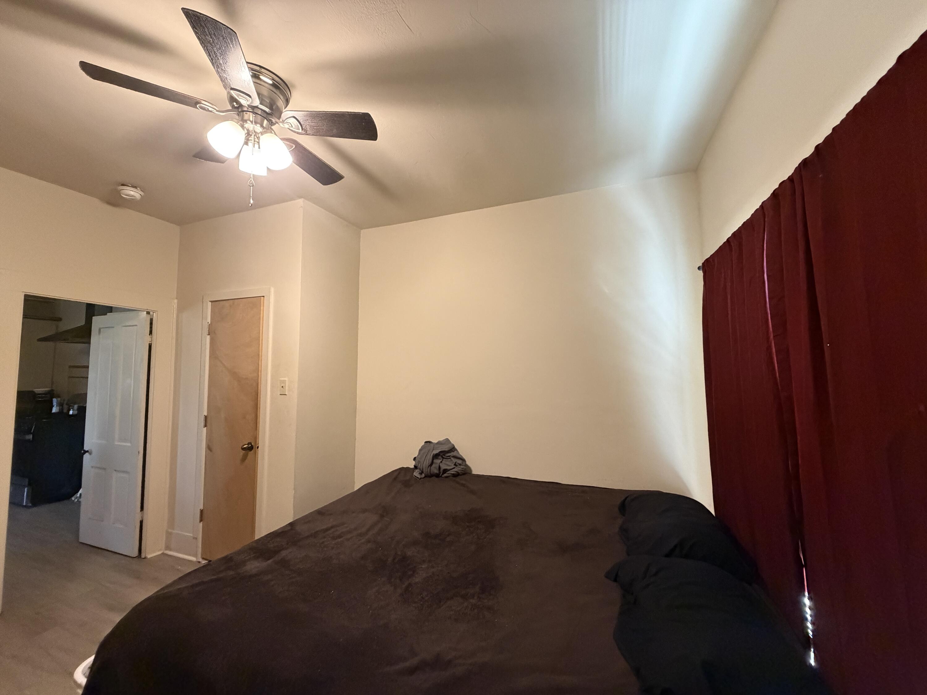 320 E 12th Street Property Photo 15