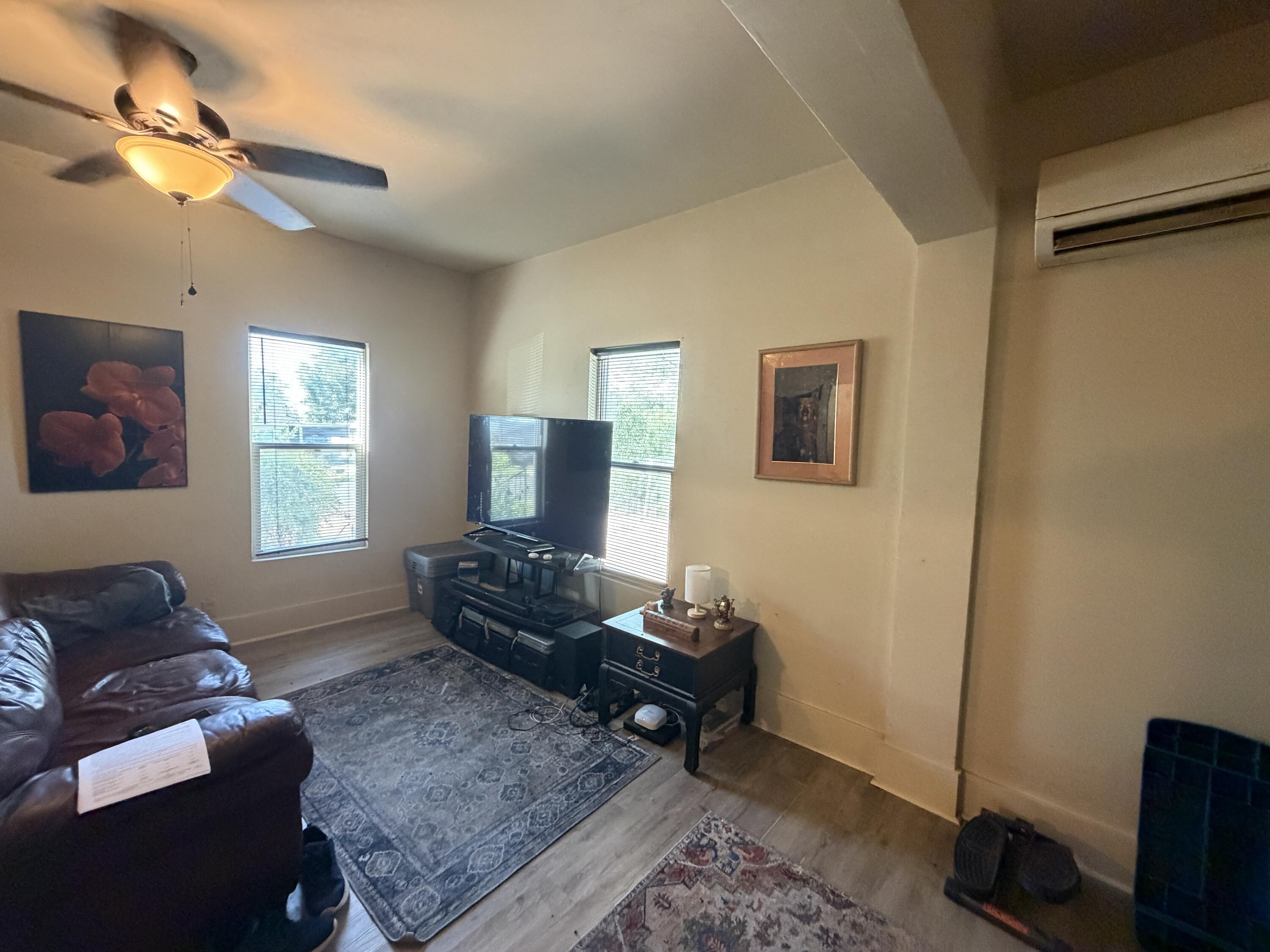 320 E 12th Street Property Photo 24