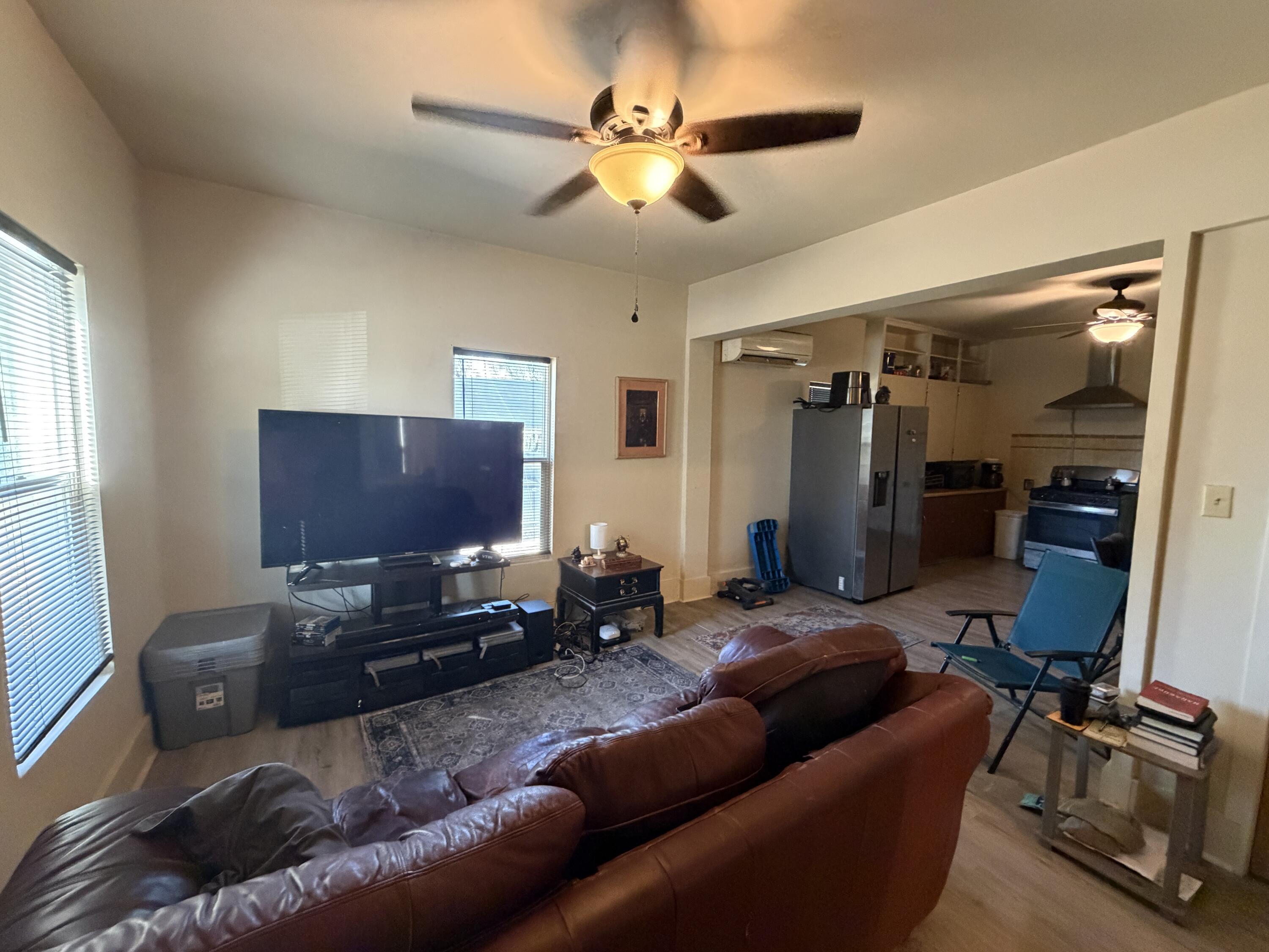 320 E 12th Street Property Photo 27