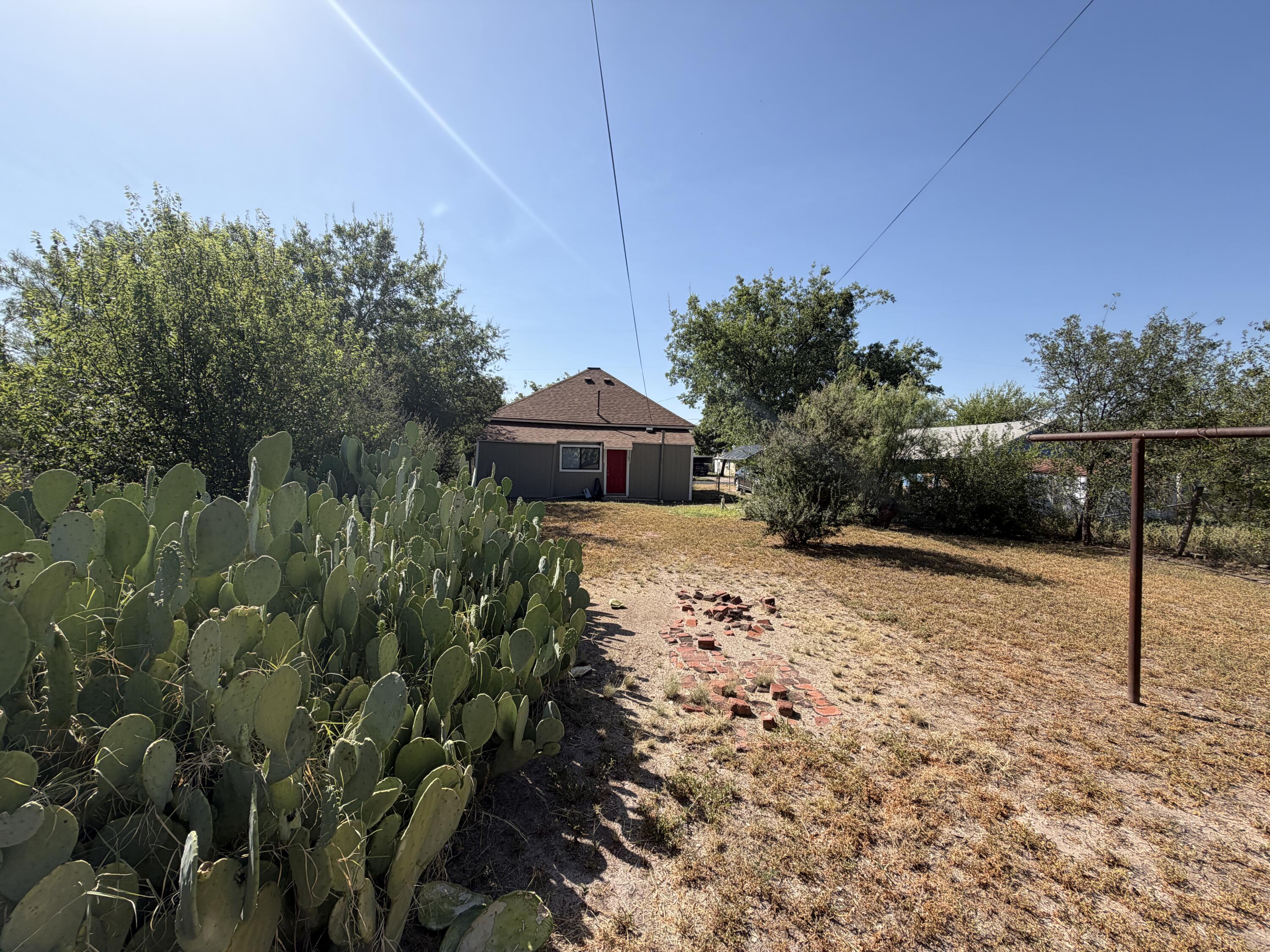 320 E 12th Street Property Photo 40