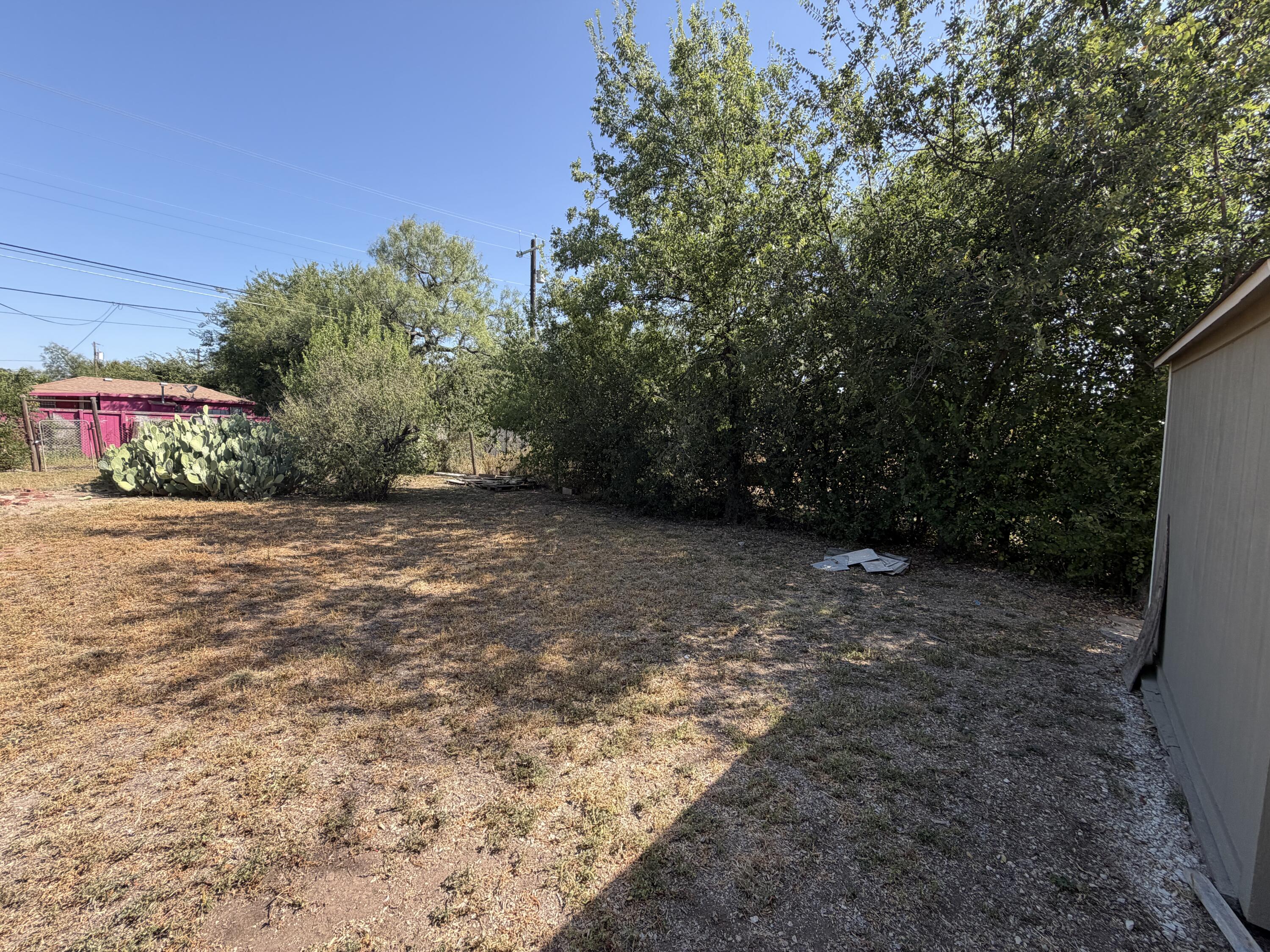 320 E 12th Street Property Photo 41