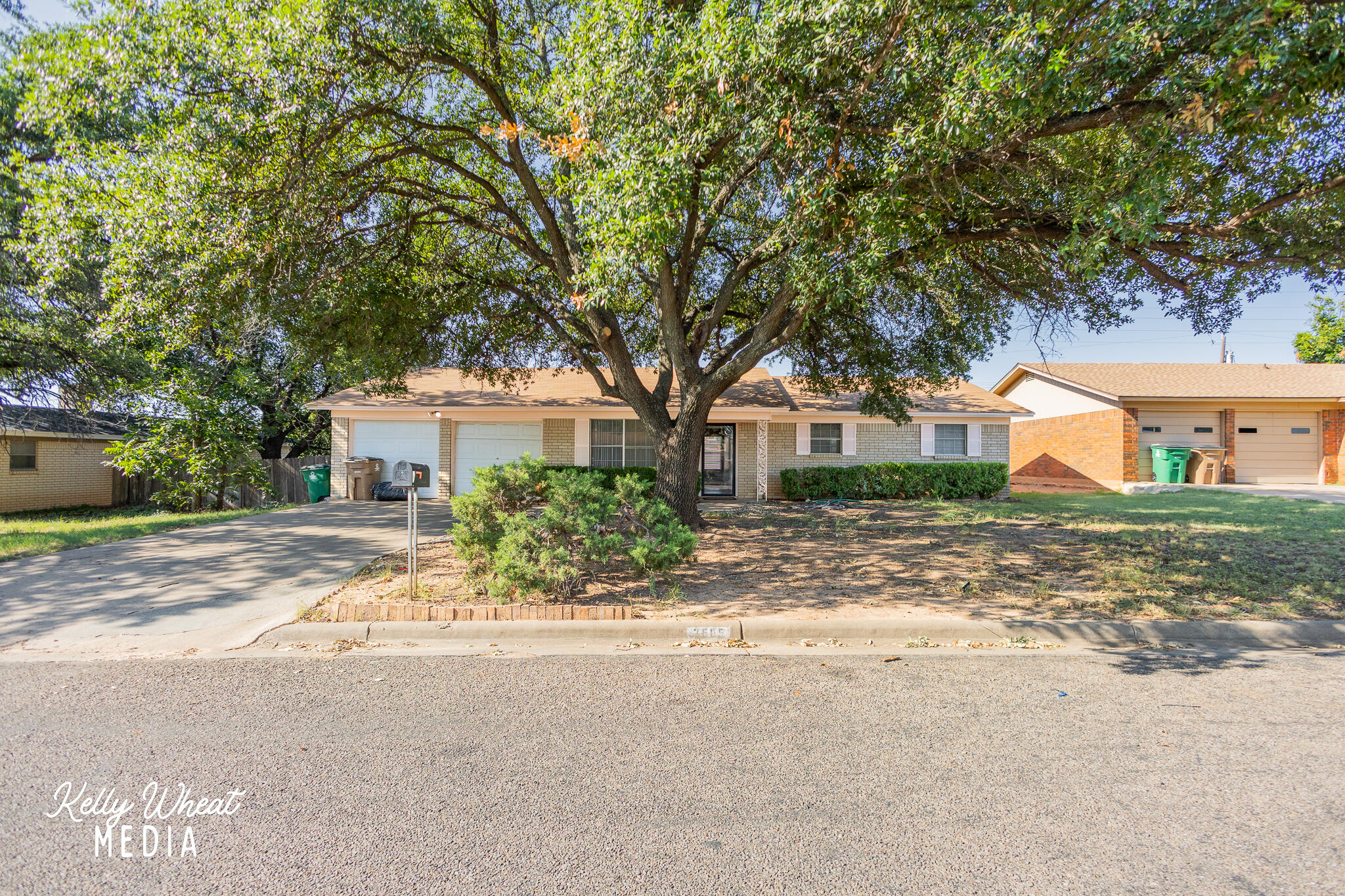 3605 Honeysuckle Lane Property Photo 1