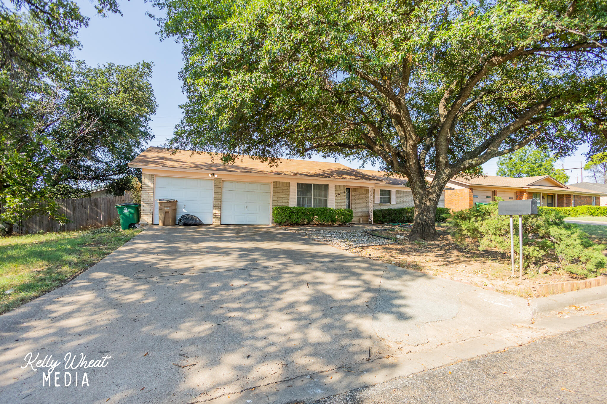 3605 Honeysuckle Lane Property Photo 2
