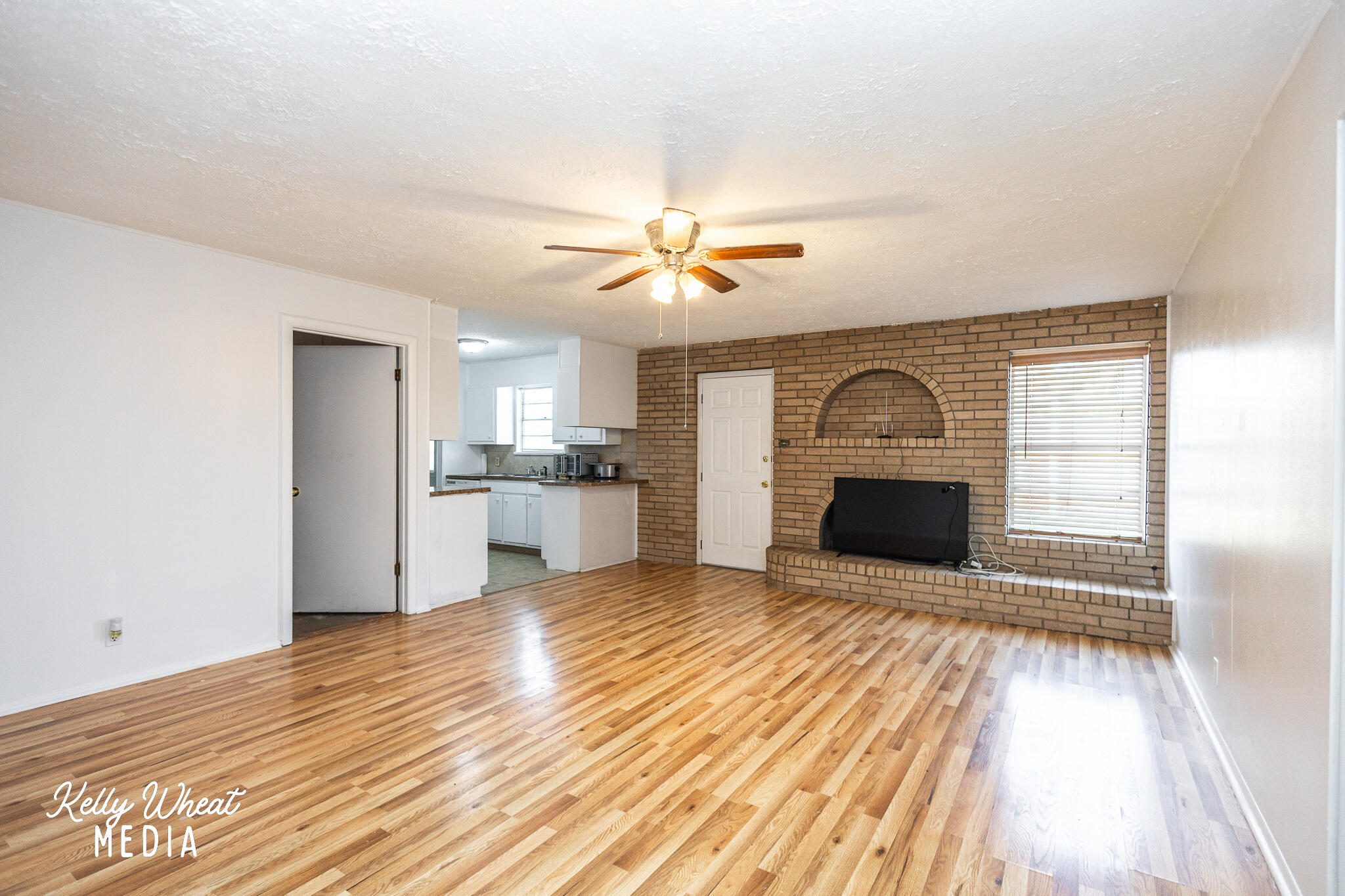3605 Honeysuckle Lane Property Photo 3