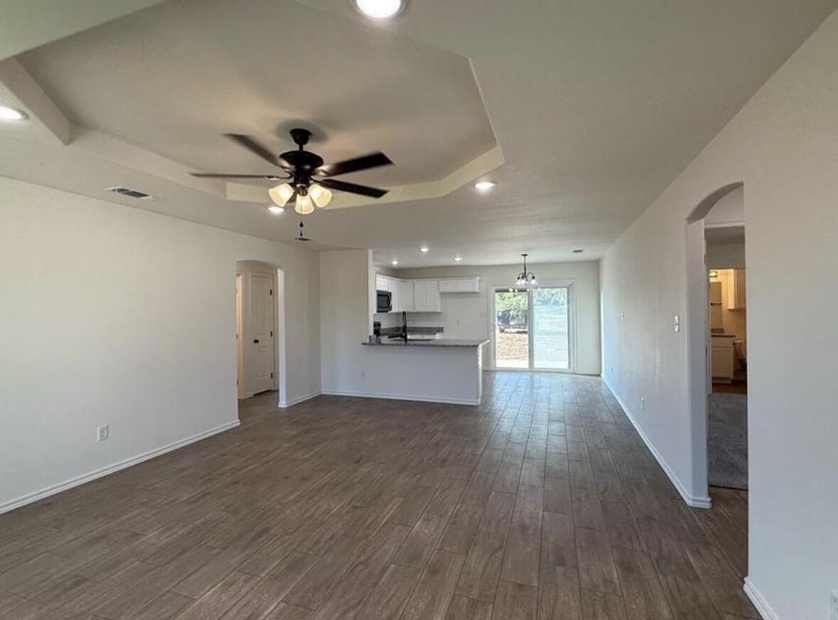 426 W Avenue U Property Photo 2