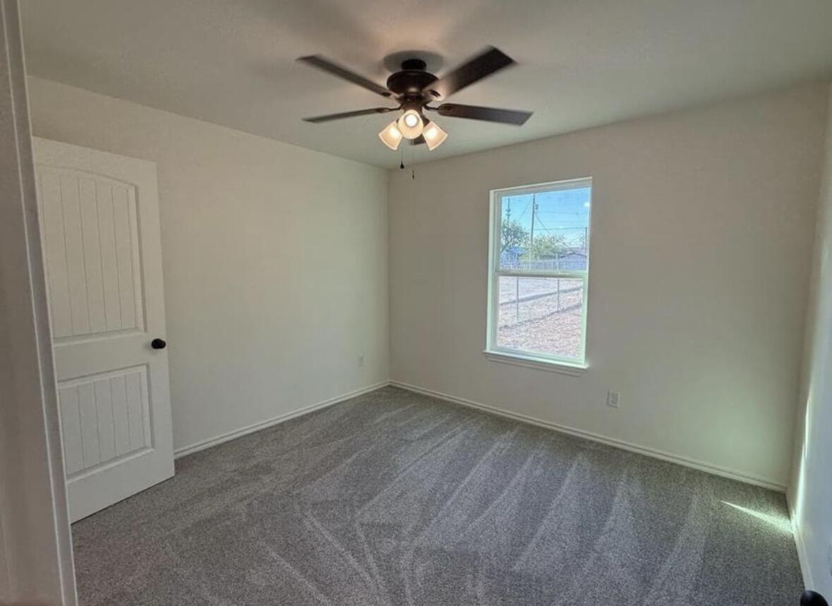 426 W Avenue U Property Photo 6