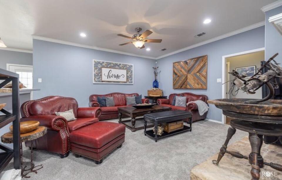 12150 Pecan Lane Property Photo 6