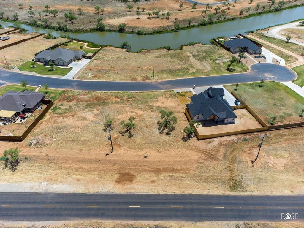2318 Palms Court Property Photo 2