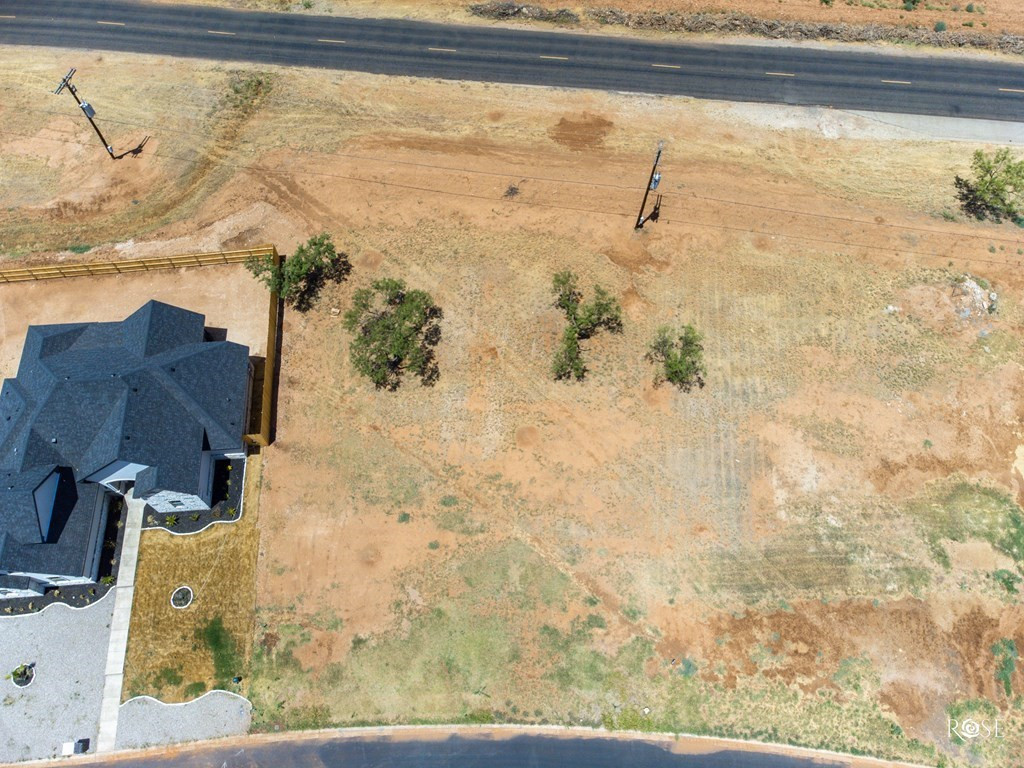 2318 Palms Court Property Photo 7