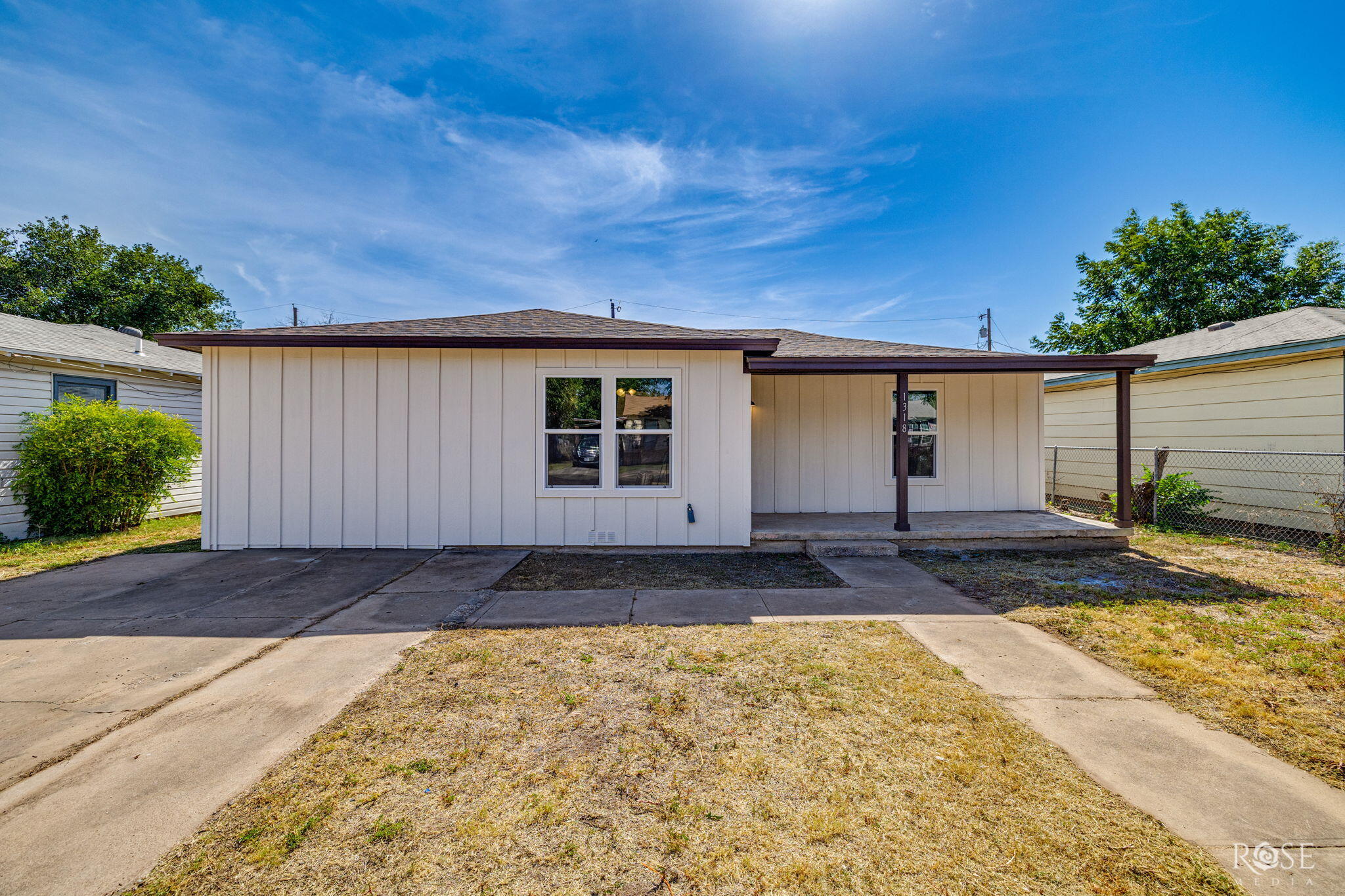 1318 Luna Street Property Photo 2