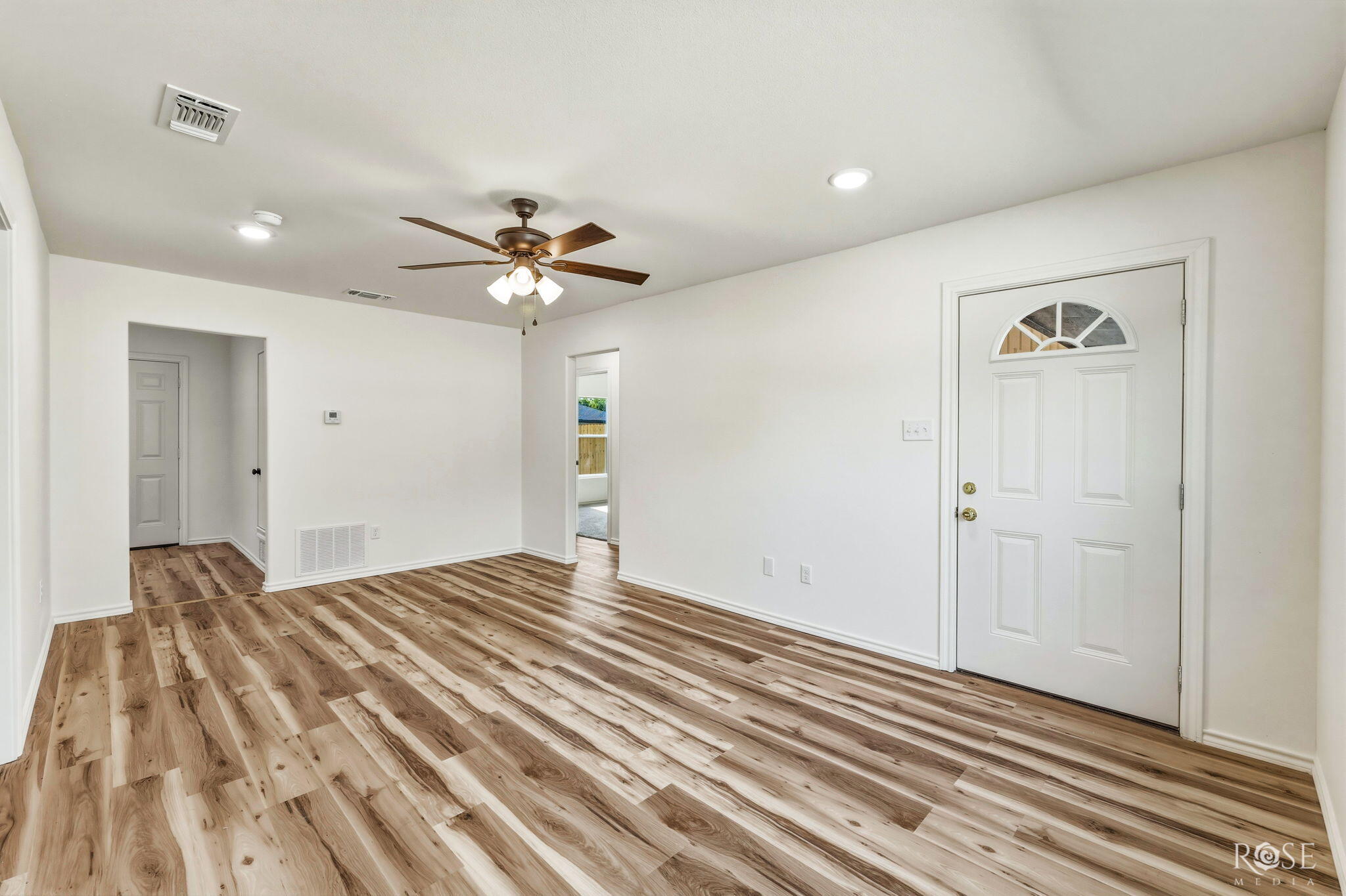 1318 Luna Street Property Photo 4