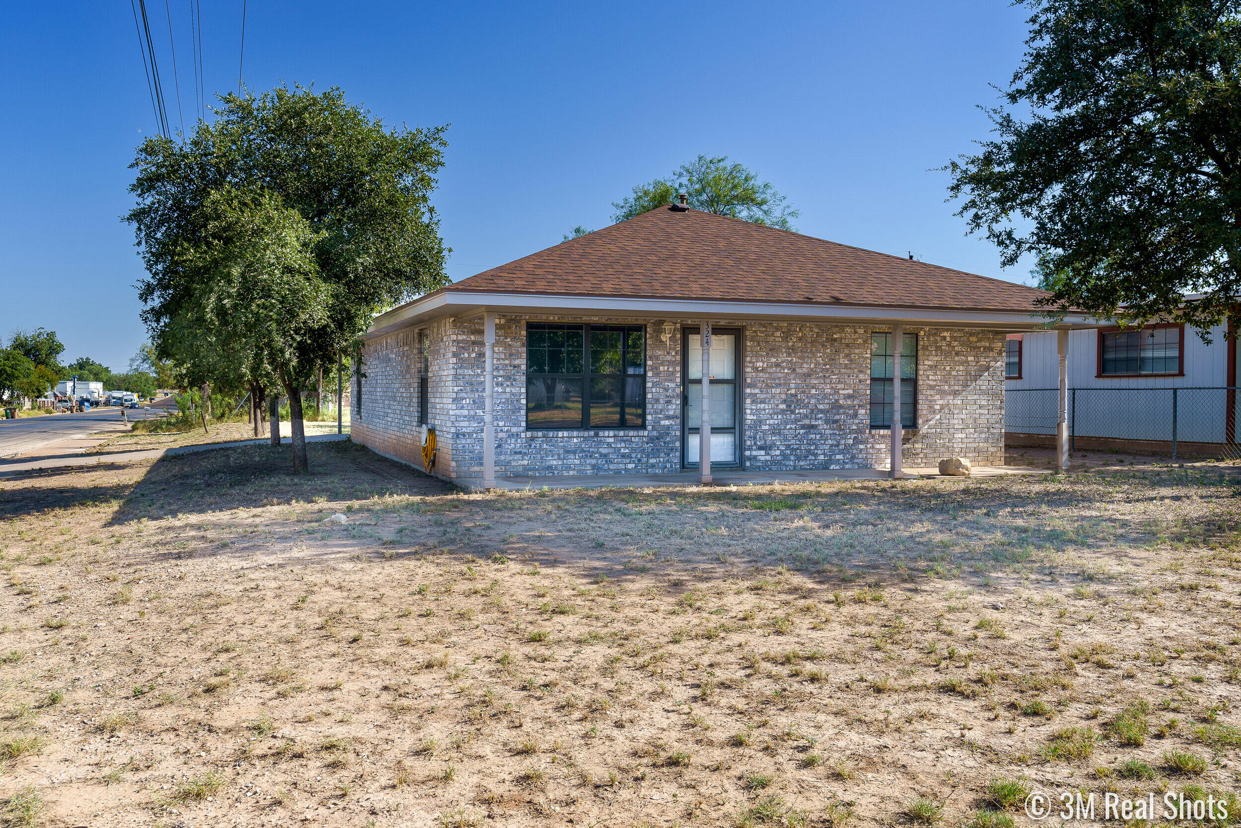 324 W Avenue S Property Photo 4
