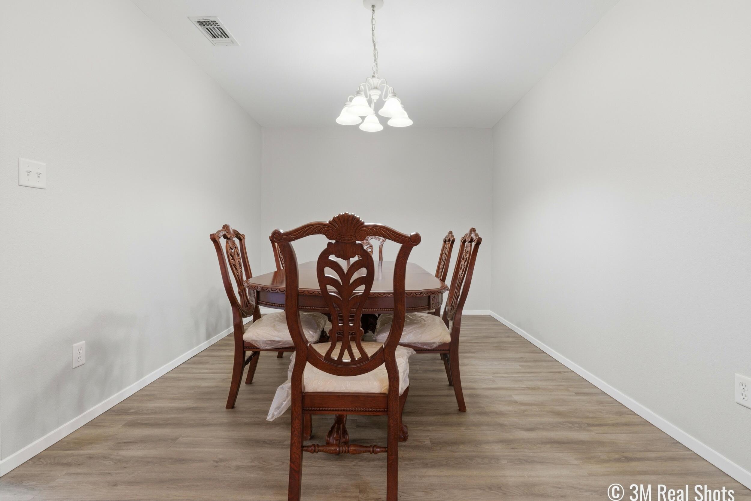 324 W Avenue S Property Photo 15
