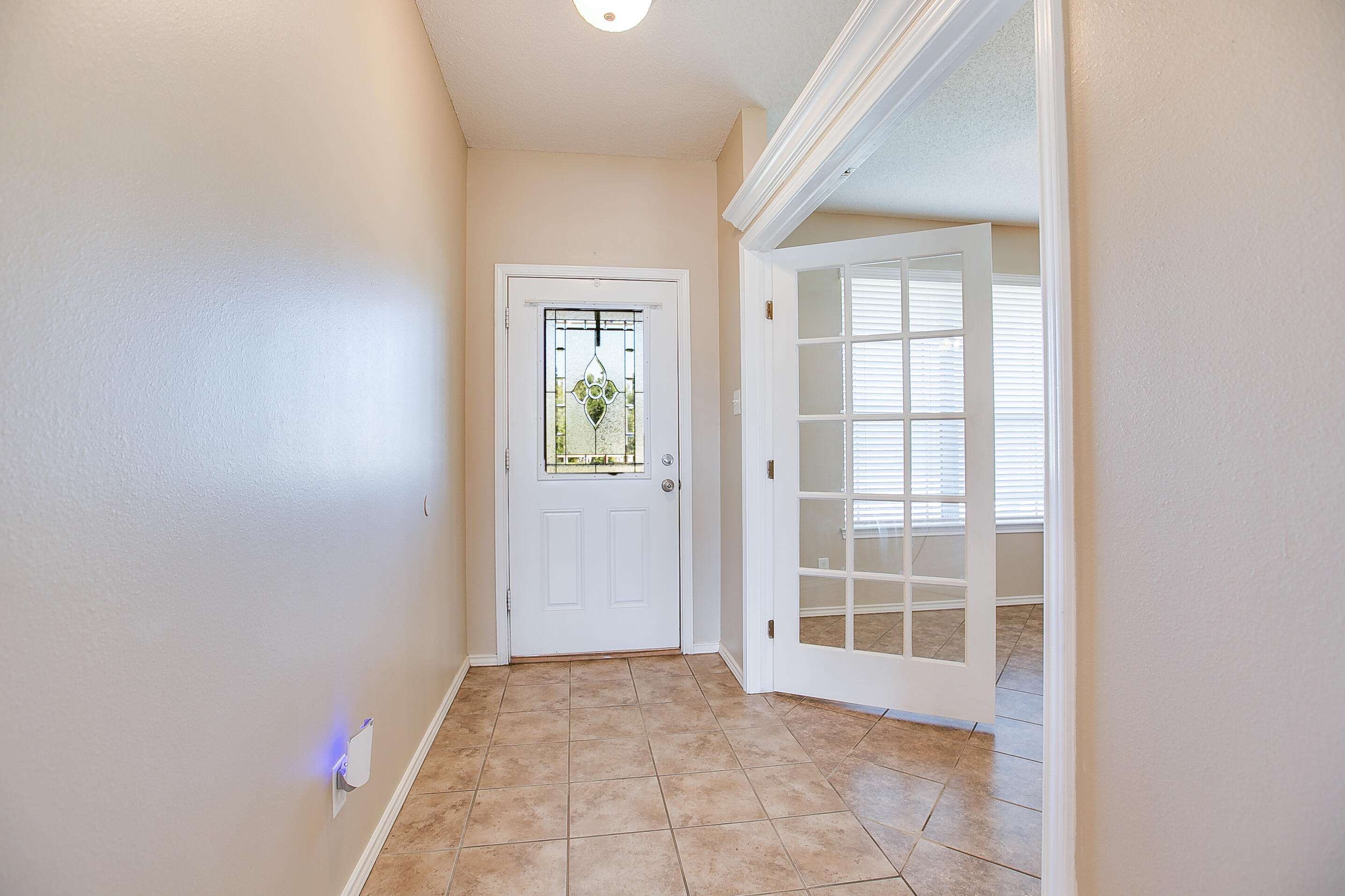 6025 Lyndhurst Drive Property Photo 7