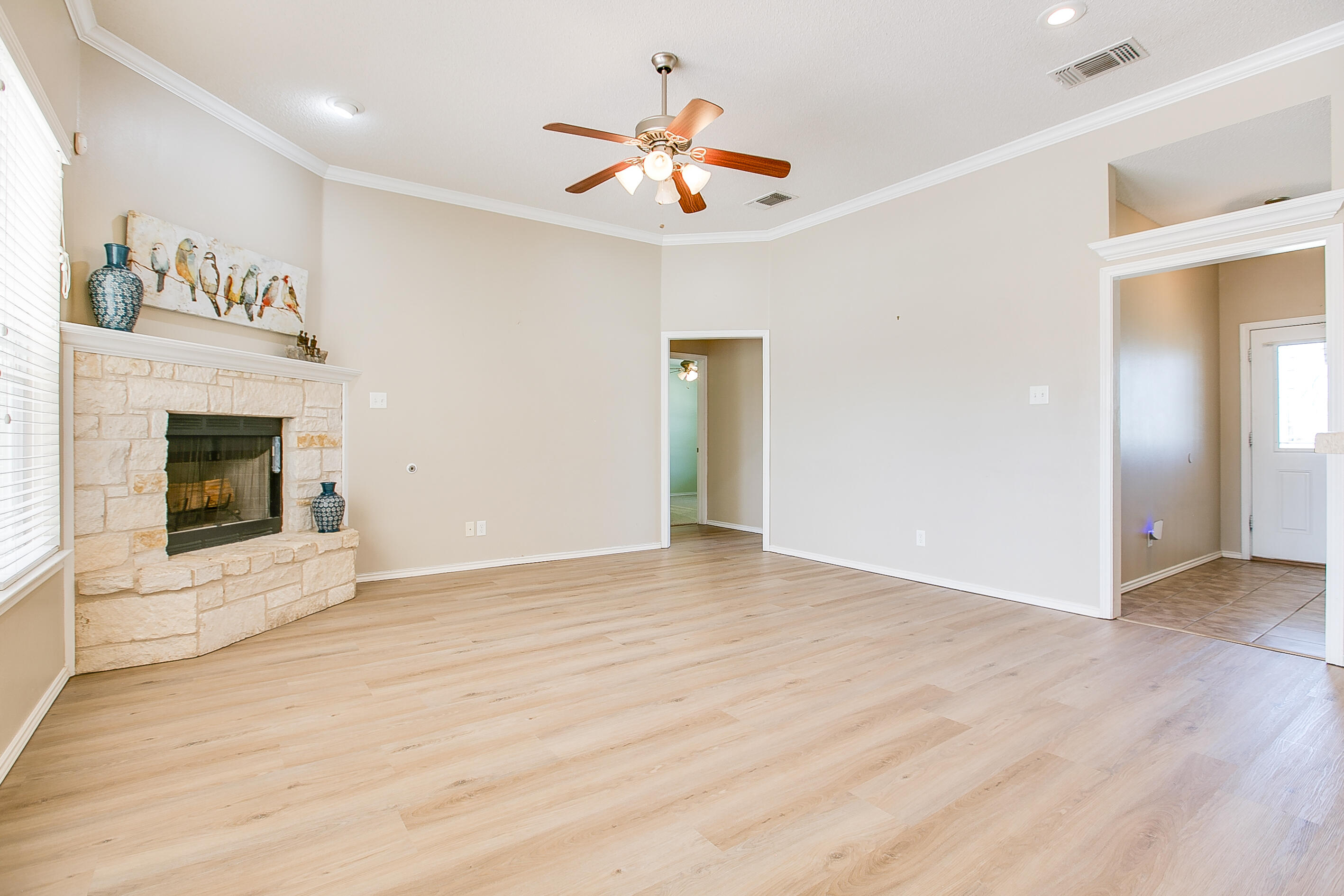 6025 Lyndhurst Drive Property Photo 11