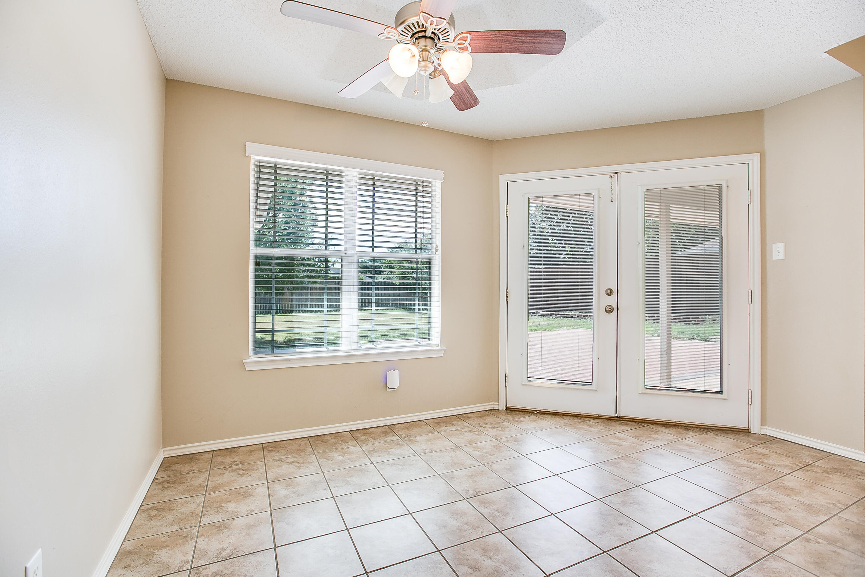 6025 Lyndhurst Drive Property Photo 16