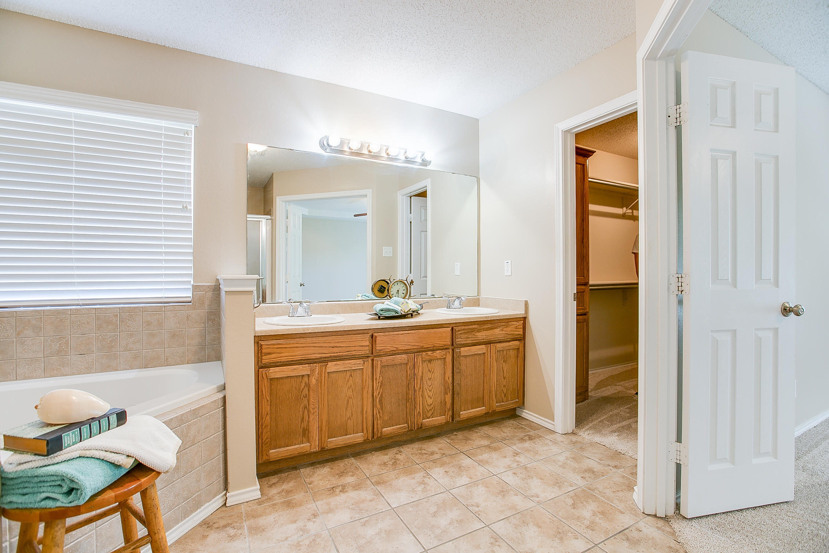 6025 Lyndhurst Drive Property Photo 22