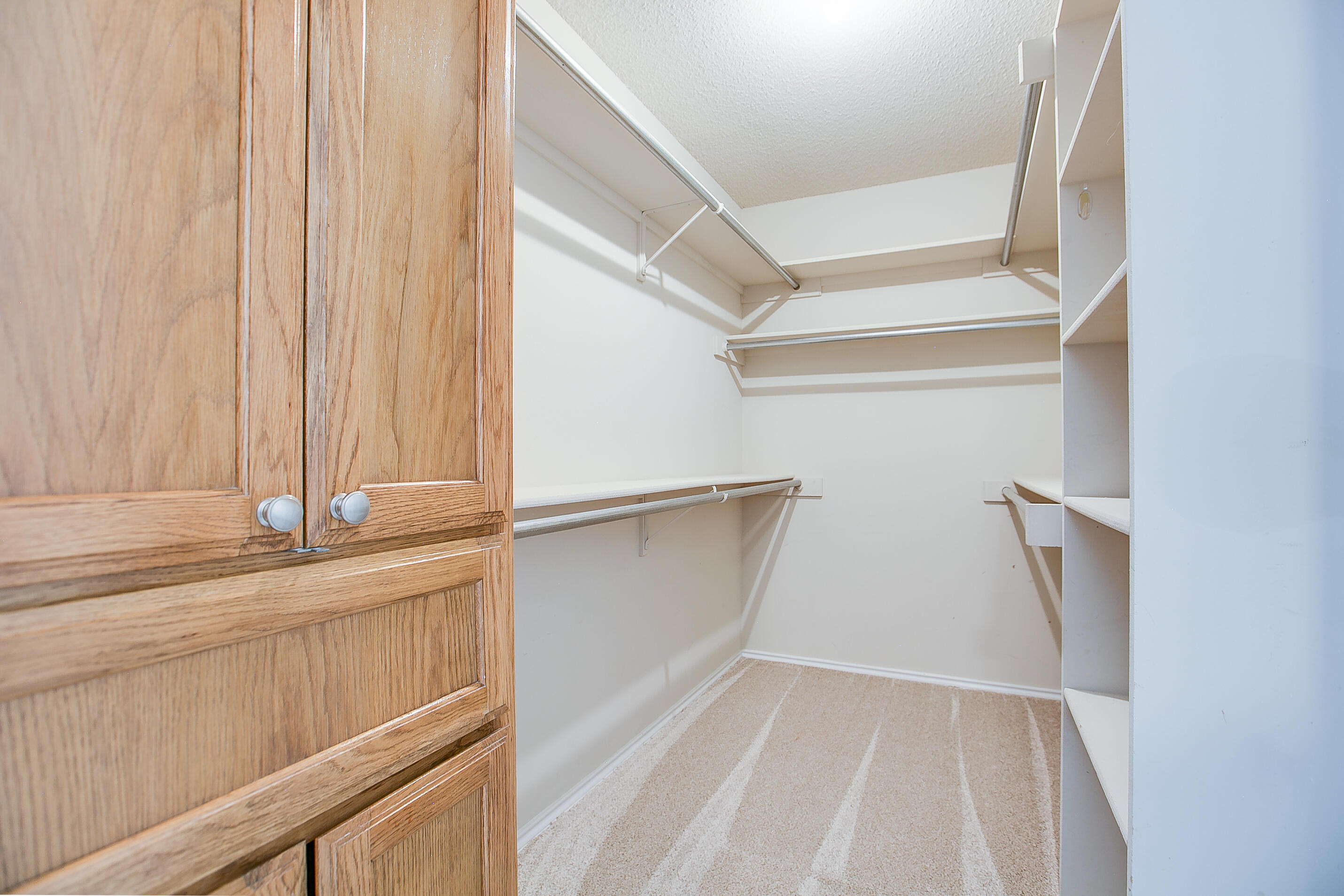 6025 Lyndhurst Drive Property Photo 23