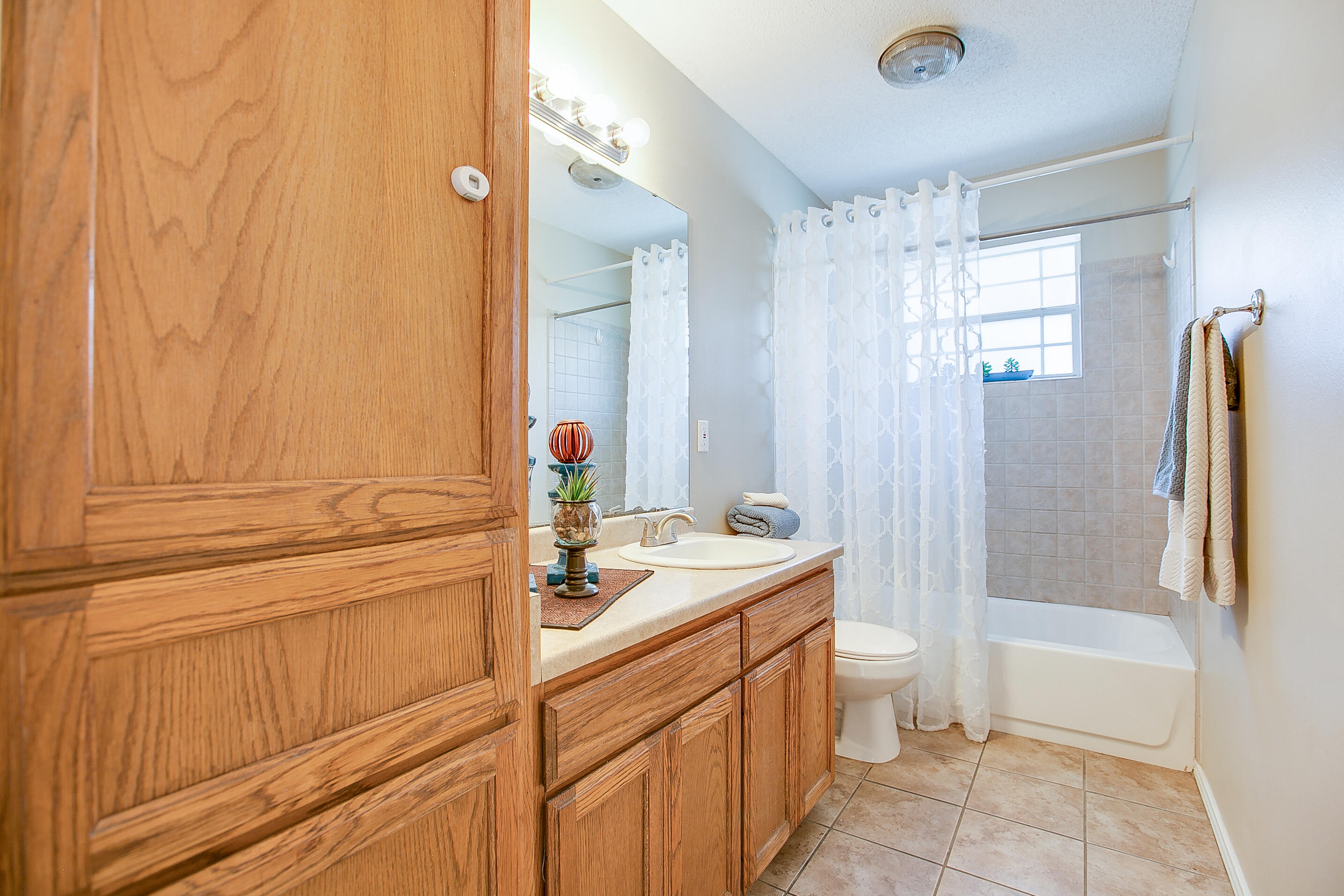 6025 Lyndhurst Drive Property Photo 26