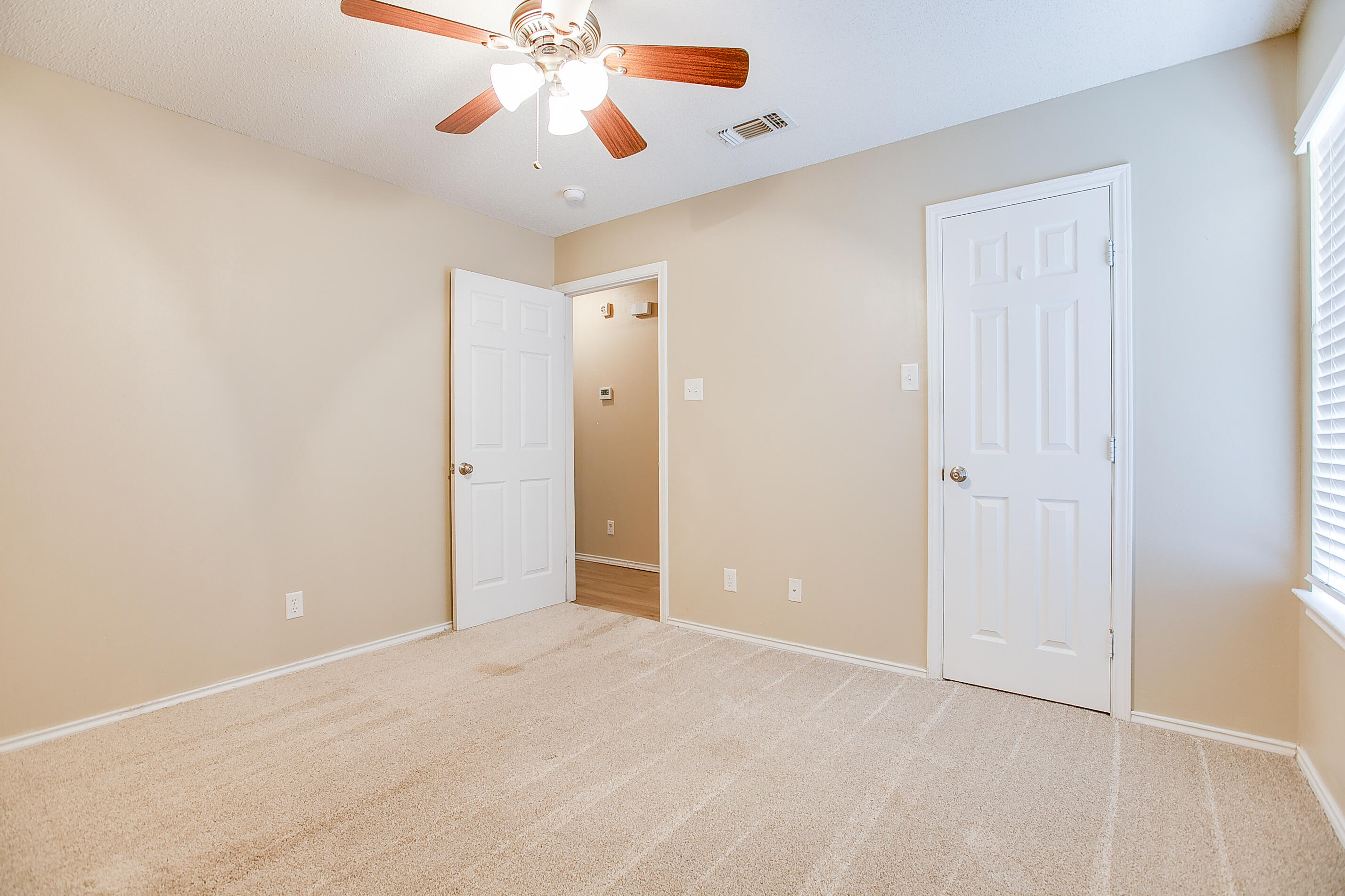 6025 Lyndhurst Drive Property Photo 27