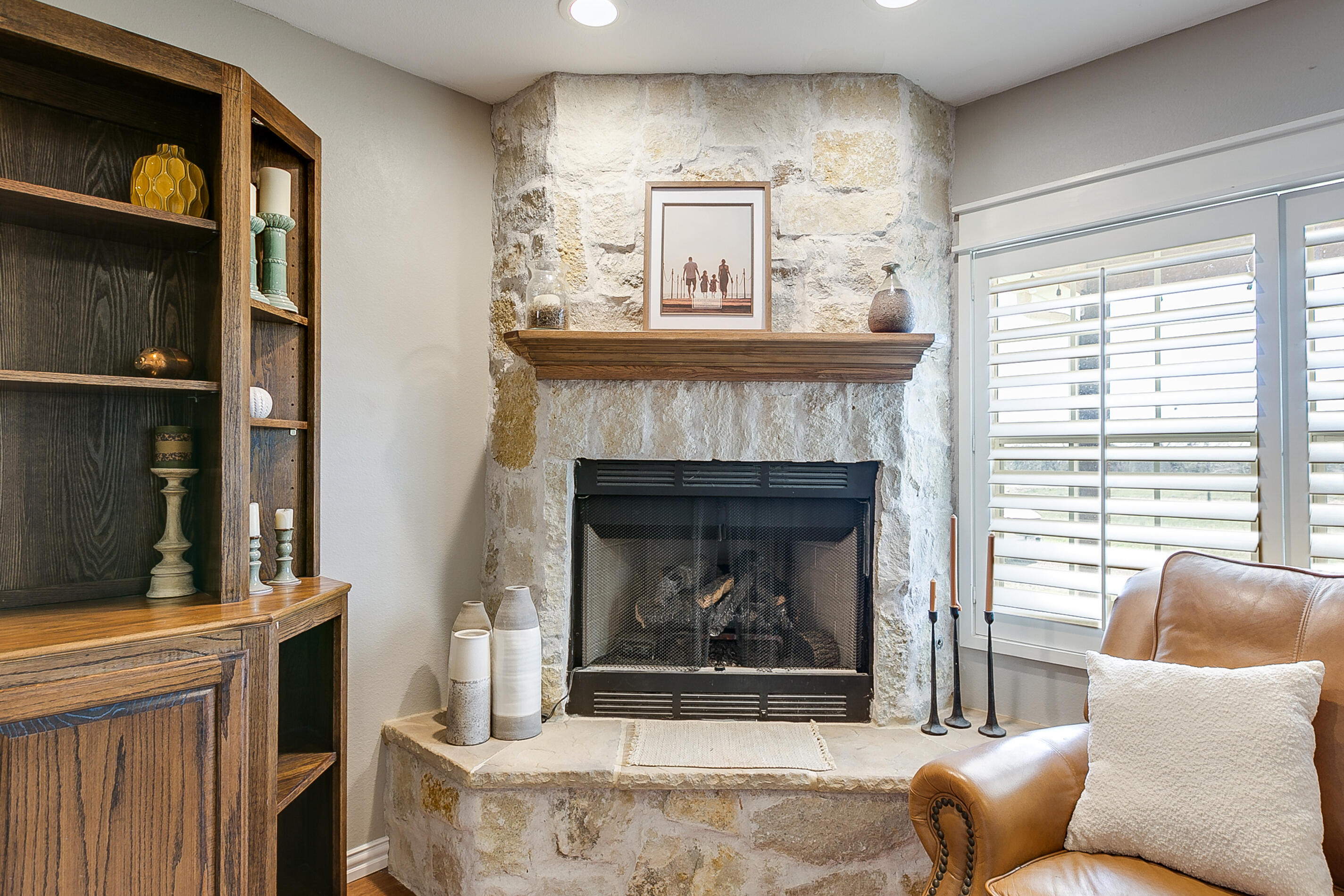 15555 Deer Valley Loop Property Photo 6