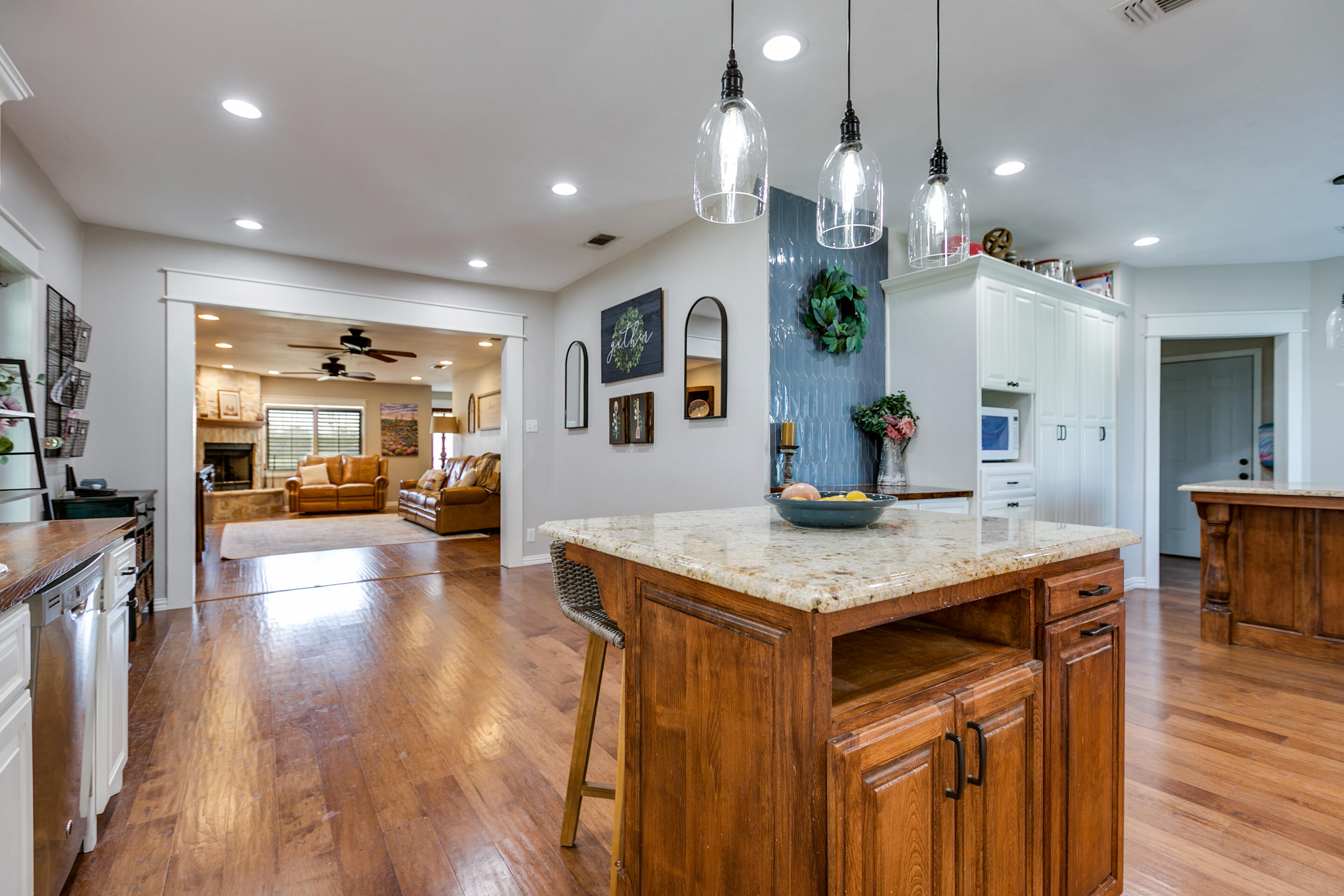 15555 Deer Valley Loop Property Photo 13