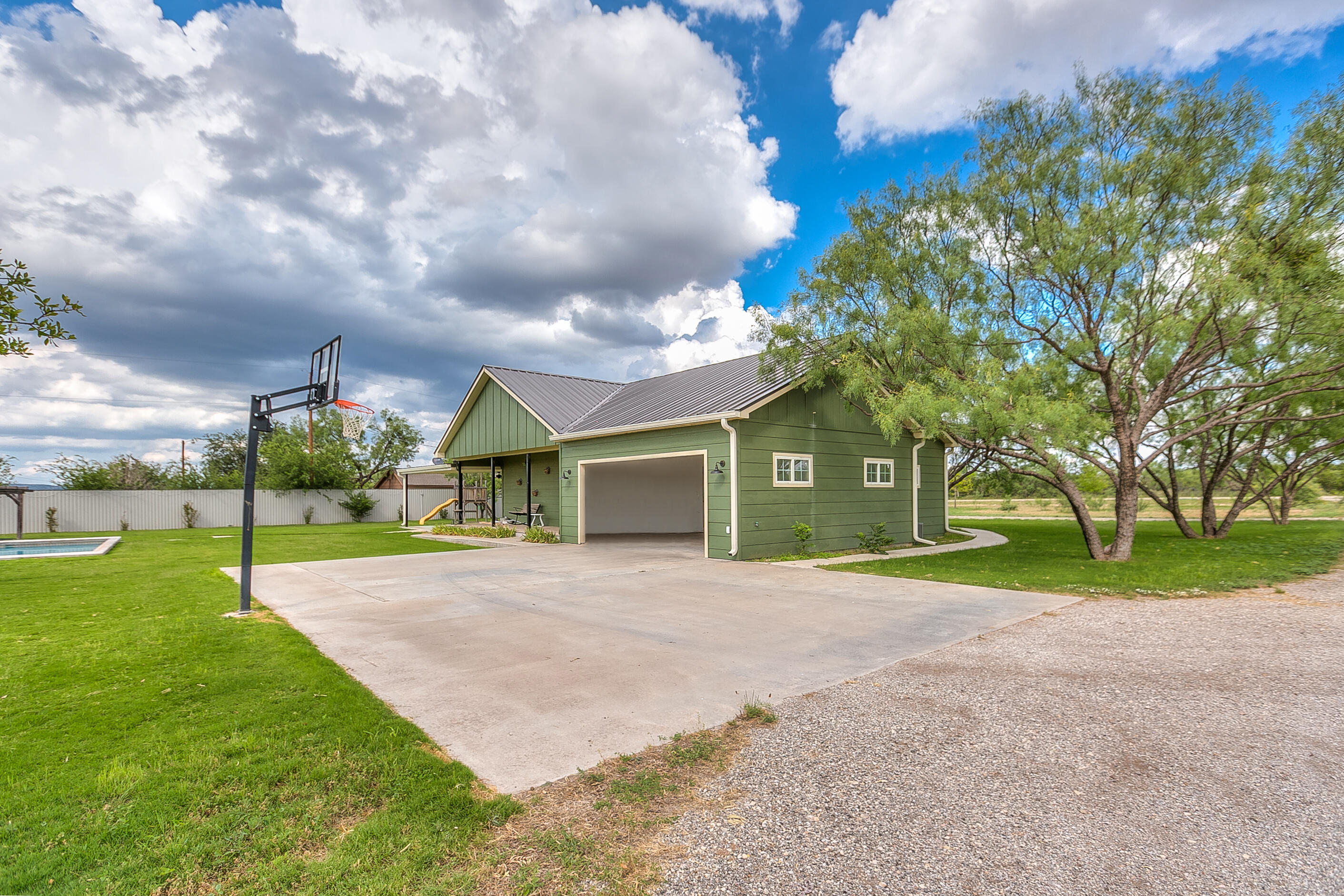 15555 Deer Valley Loop Property Photo 32