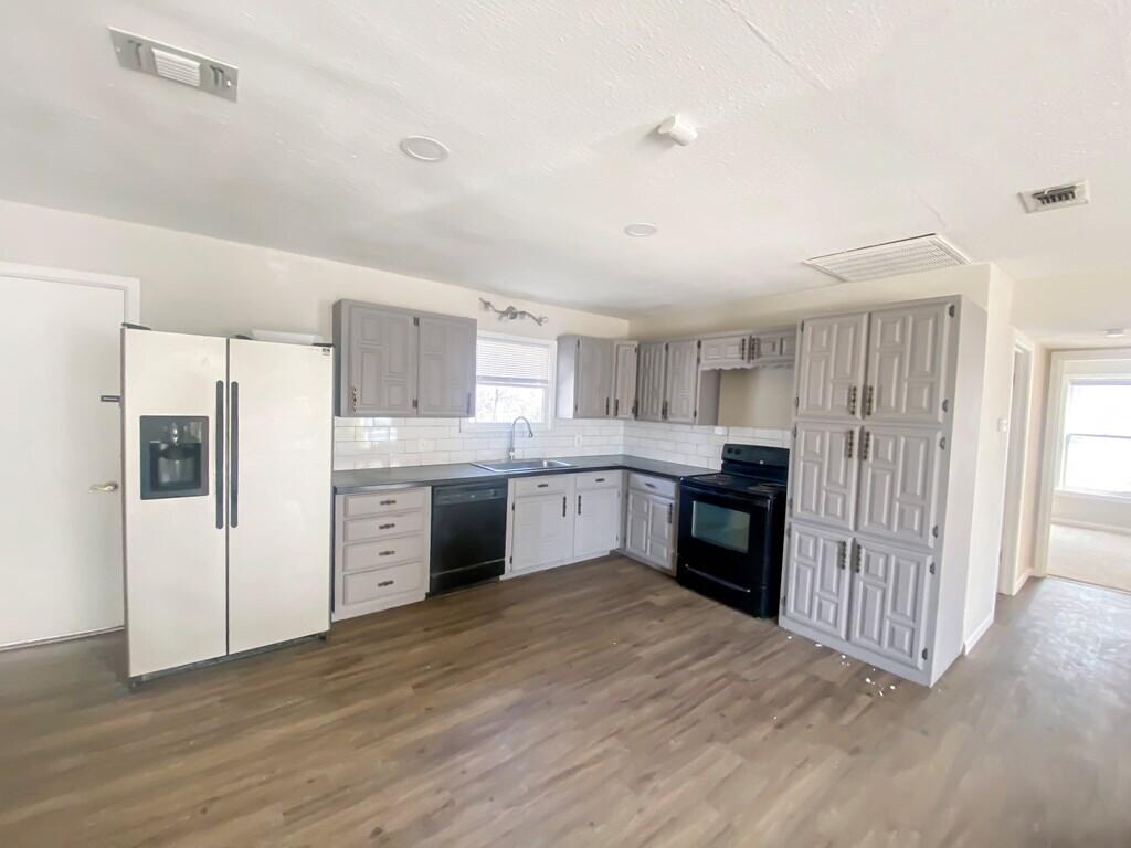 2688 W Avenue N Property Photo 3