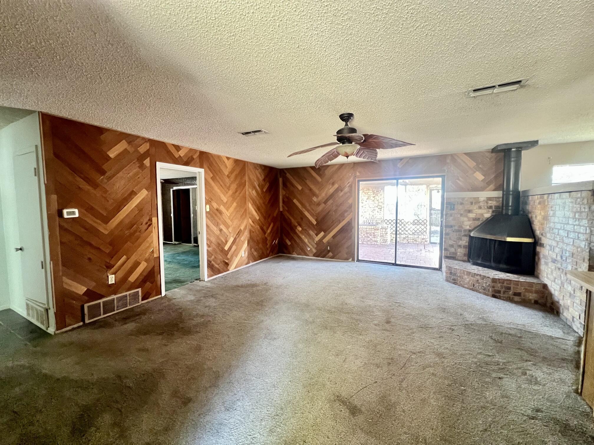 813 Stonewall Drive Property Photo 5