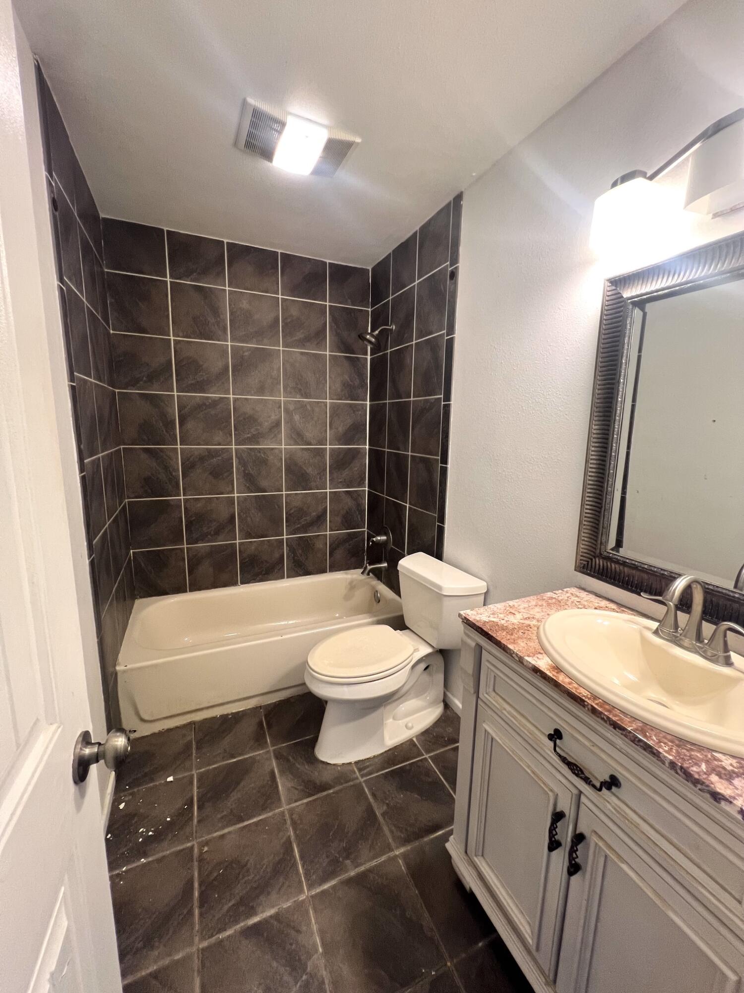 813 Stonewall Drive Property Photo 14